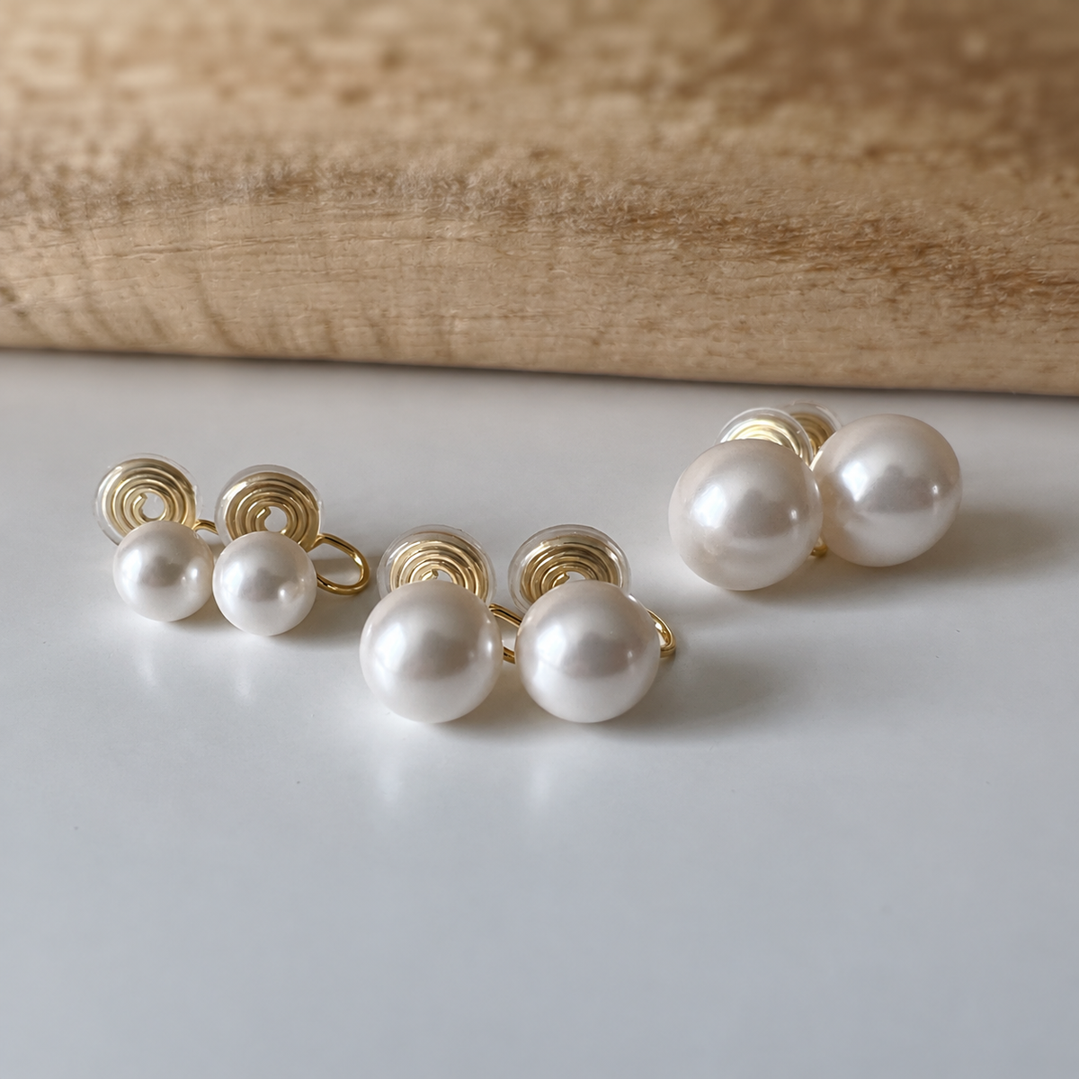 White pearls - Clip-on earrings 