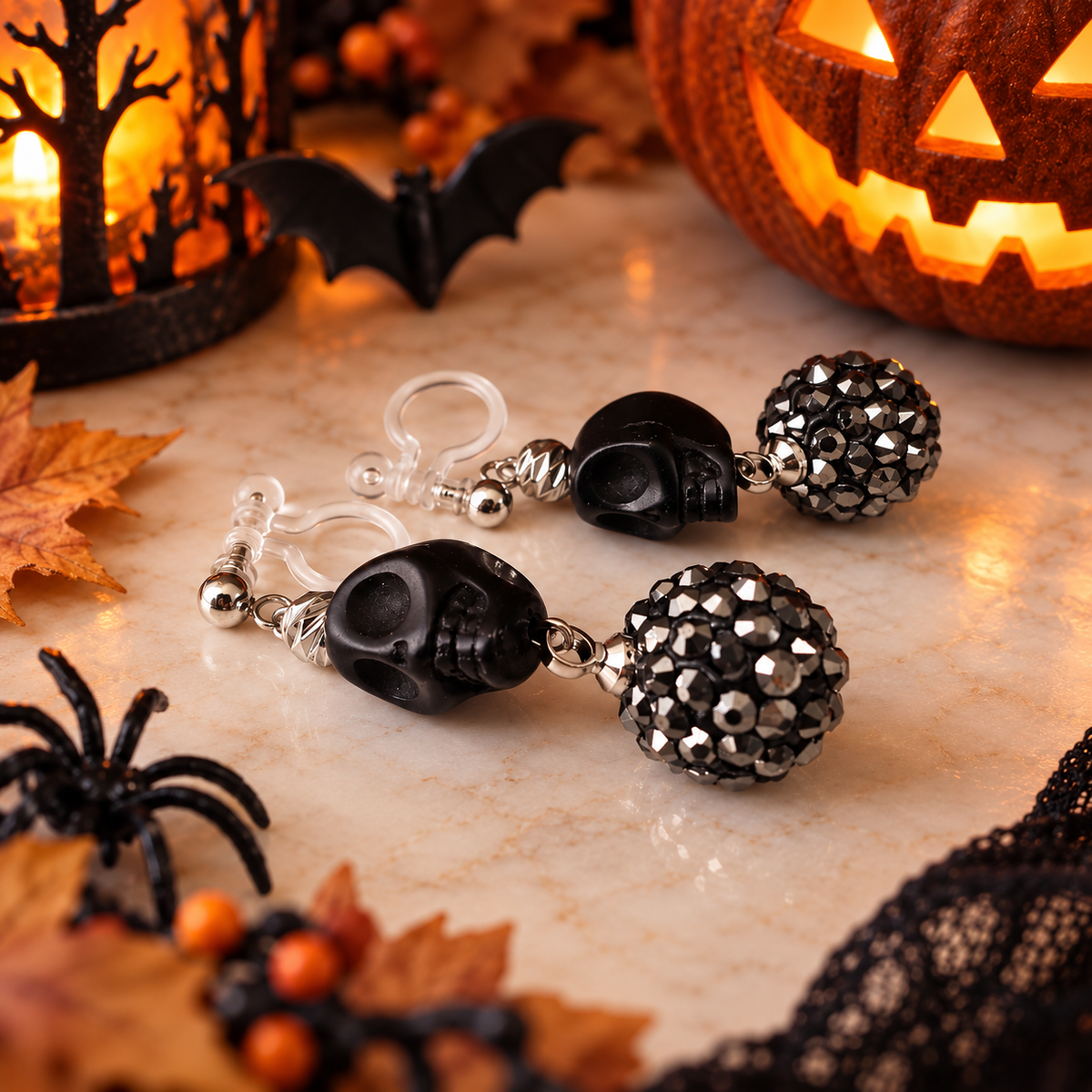 Clips d’oreilles Halloween crâne noir & Perle Shambala noire