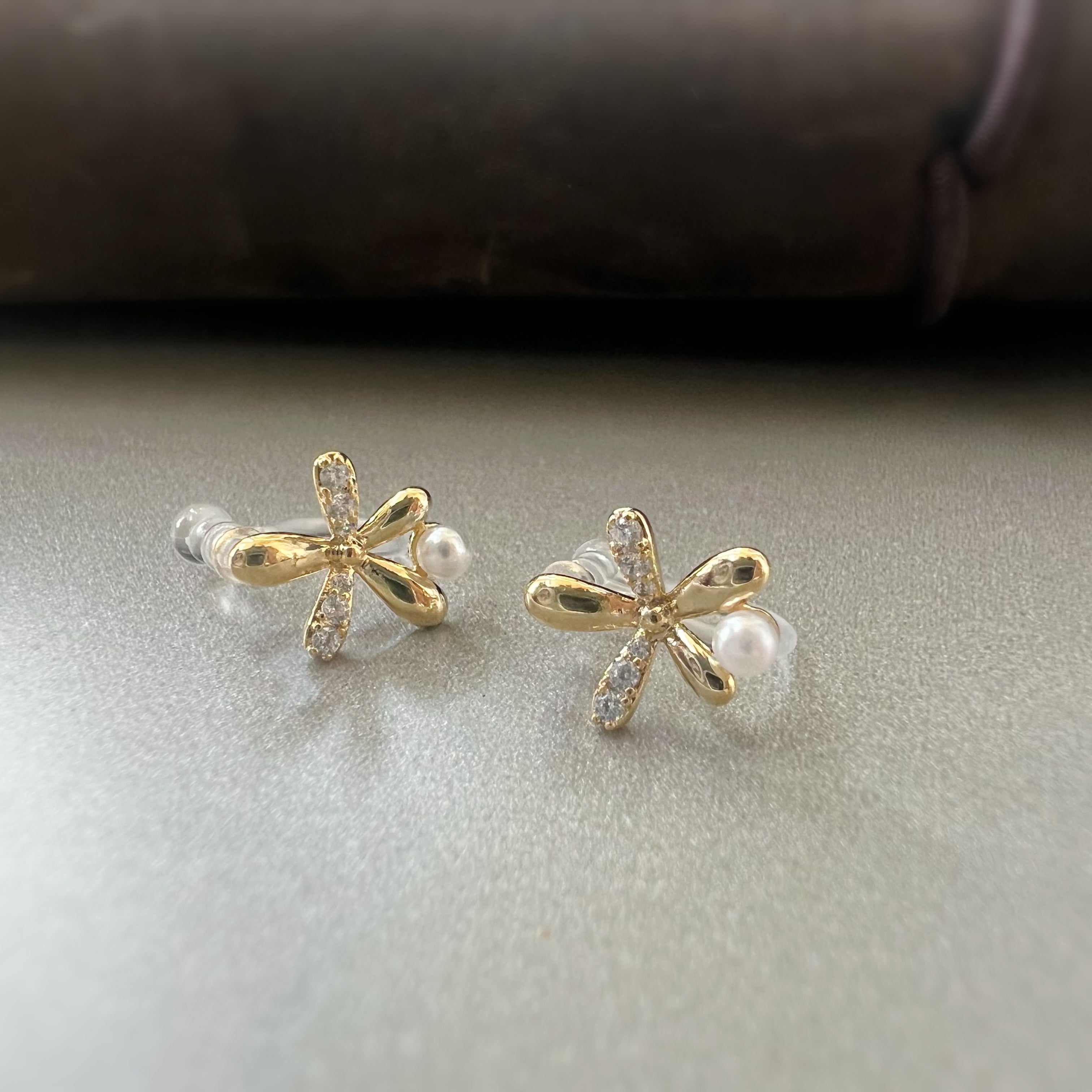 Fleur Dorée – Perle & Zircon