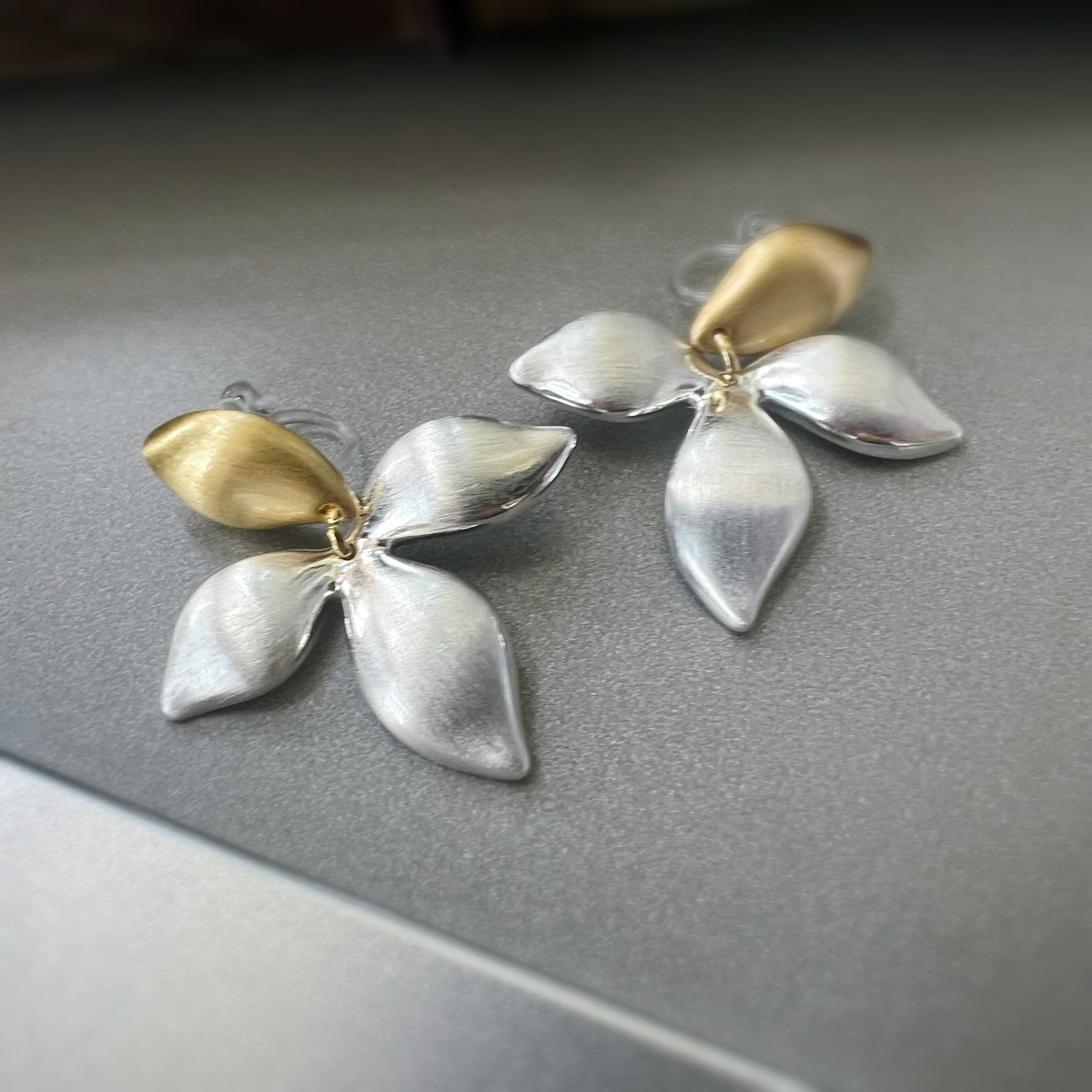 Fleur Bicolore – Pétales Or Argent