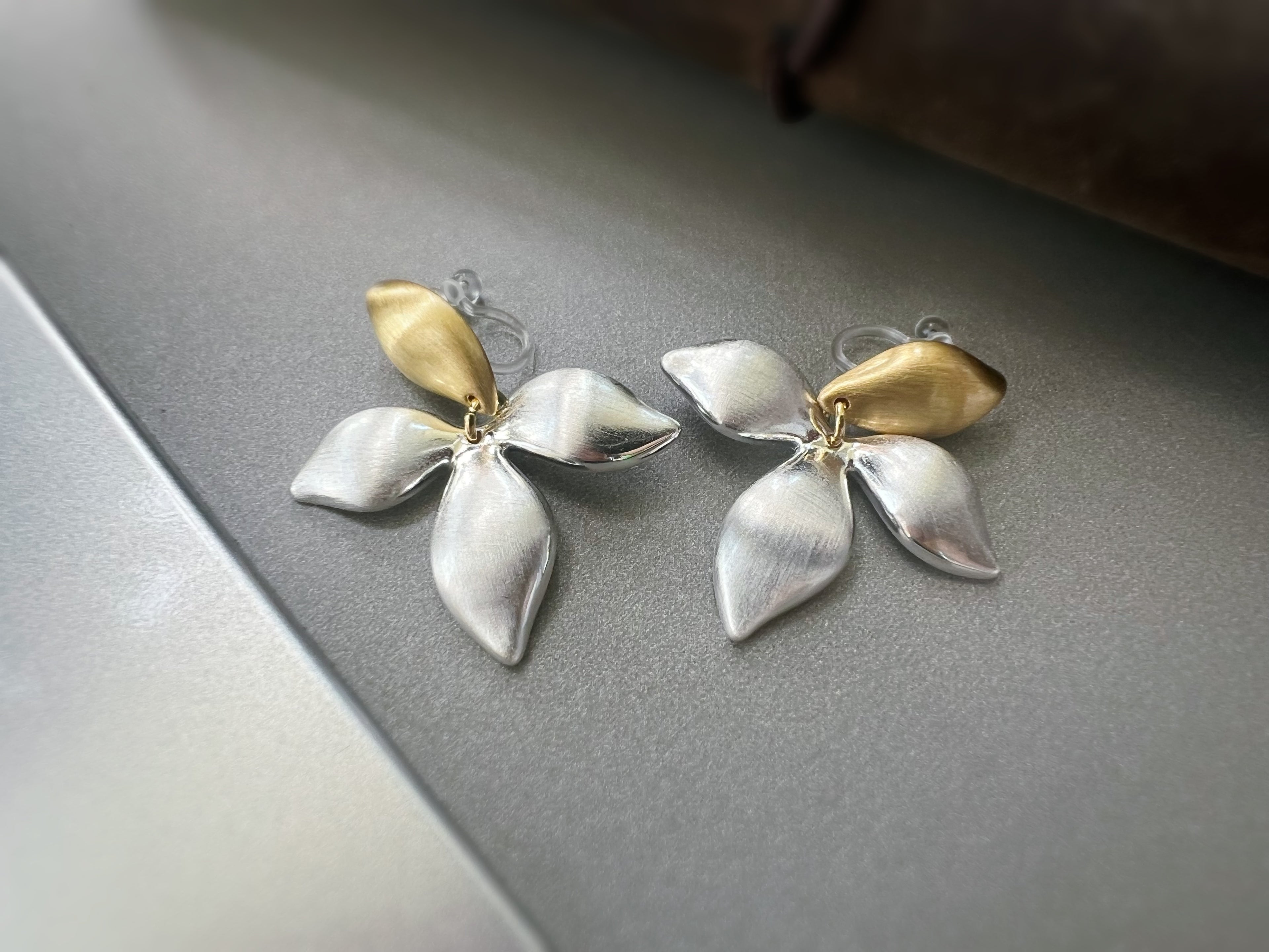 Fleur Bicolore – Pétales Or Argent