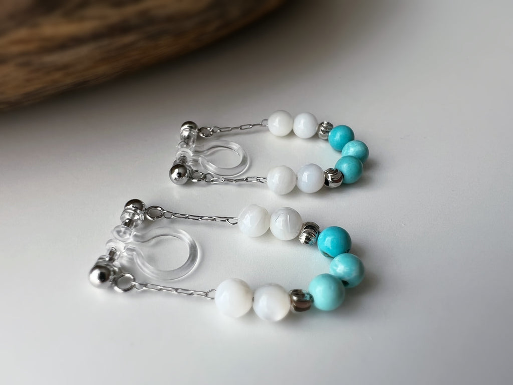 Chaîne & mini perles turquoise / blanches