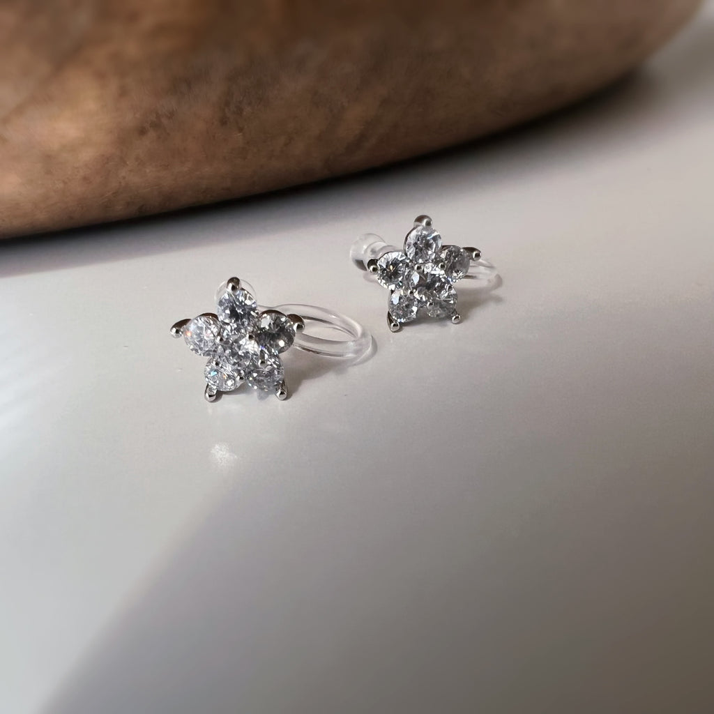Mini fleur à cinq pétales dorée & zircon