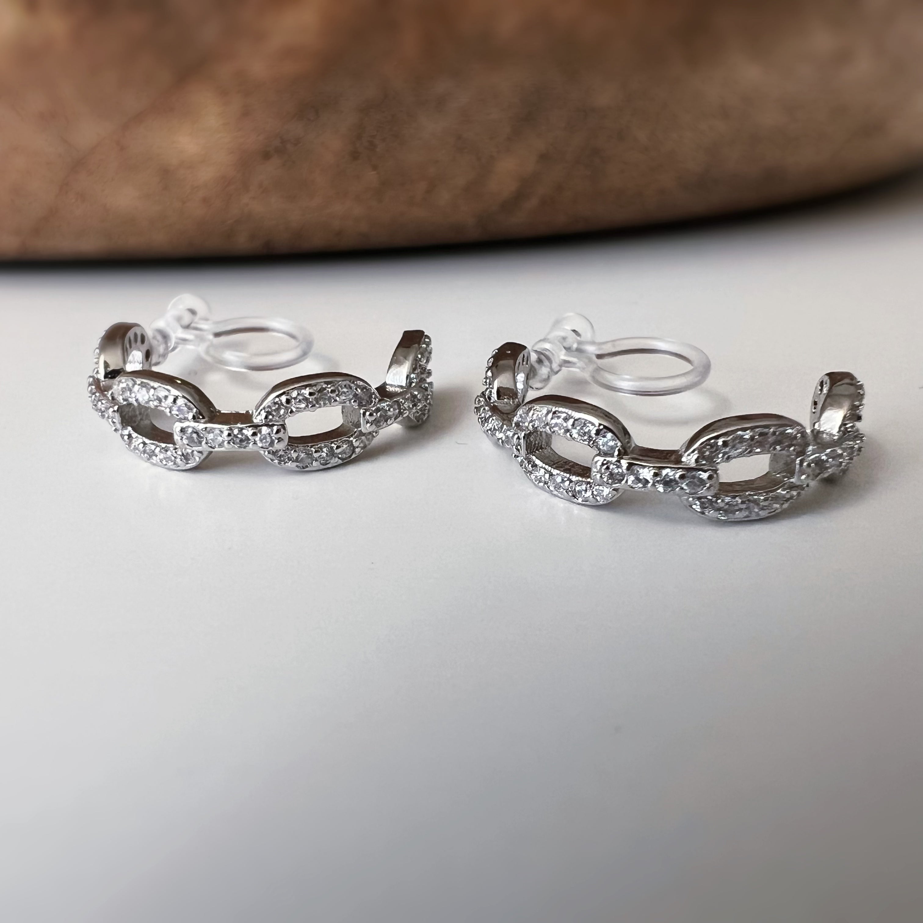 Clips d’oreilles forme C chaîne lisse / Chaîne zircon
