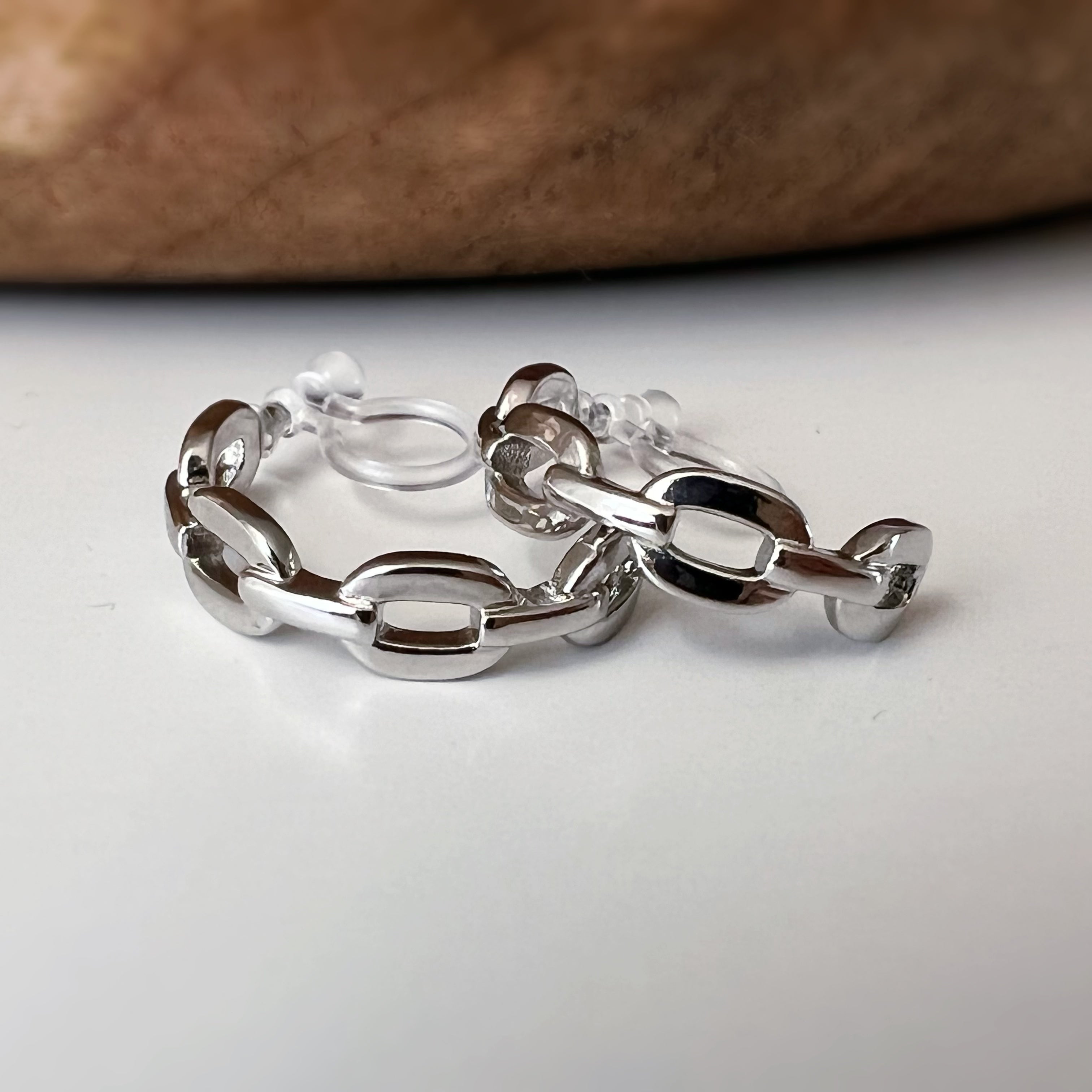 C-shaped smooth chain ear clips / Zircon chain