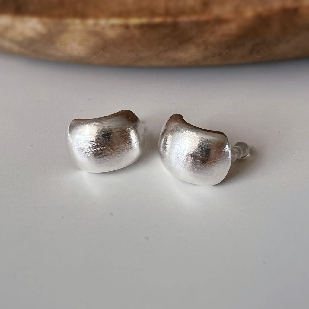 Clips d’oreilles petit carré  arrondi argenté
