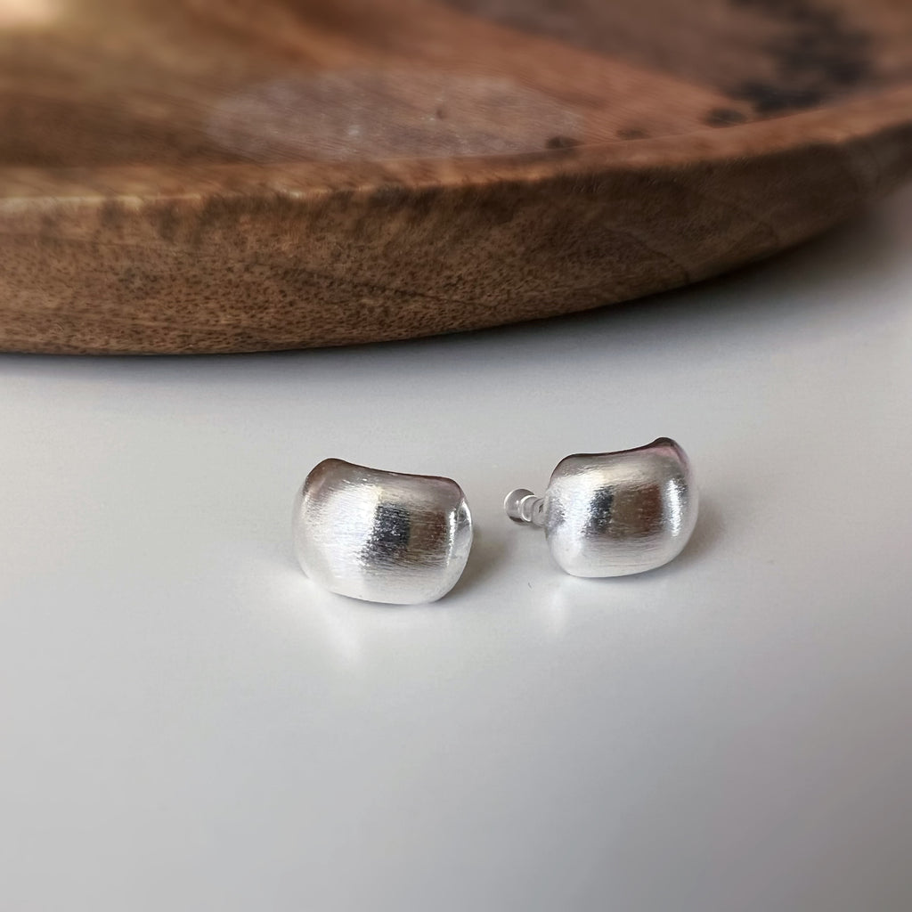 Clips d’oreilles petit carré  arrondi argenté