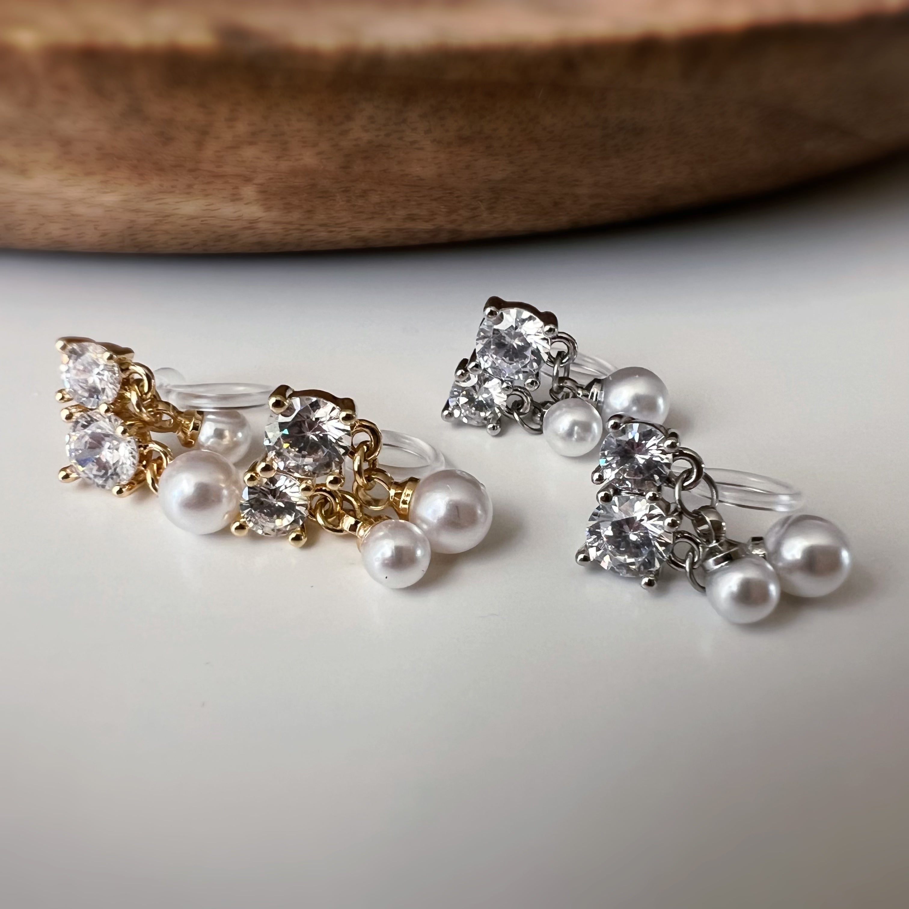 Zircon and pearl clip-on earrings