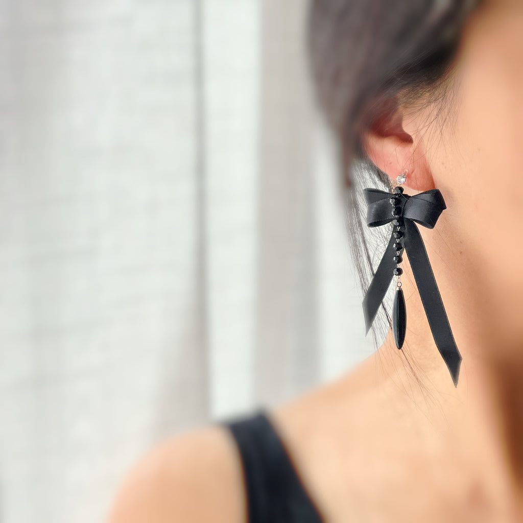Halloween non-pierced ear clips – gothic black bow