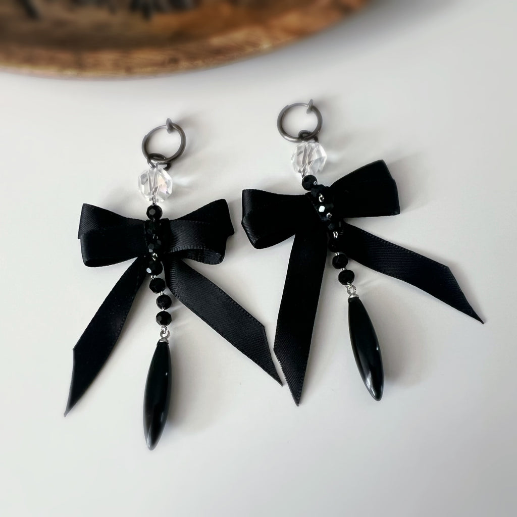 Halloween 2-in-1 Non-Pierced Ear Clips – Gothic Black Bow