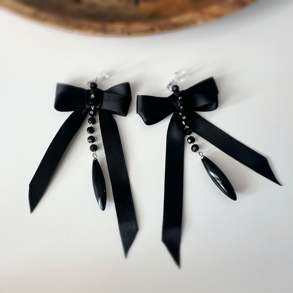 Halloween non-pierced ear clips – gothic black bow