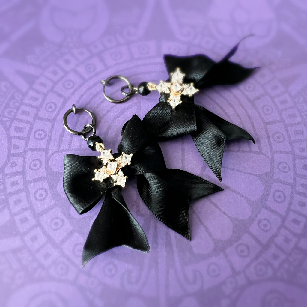 Non-pierced Halloween Creole clips – gothic black bow & rhinestones
