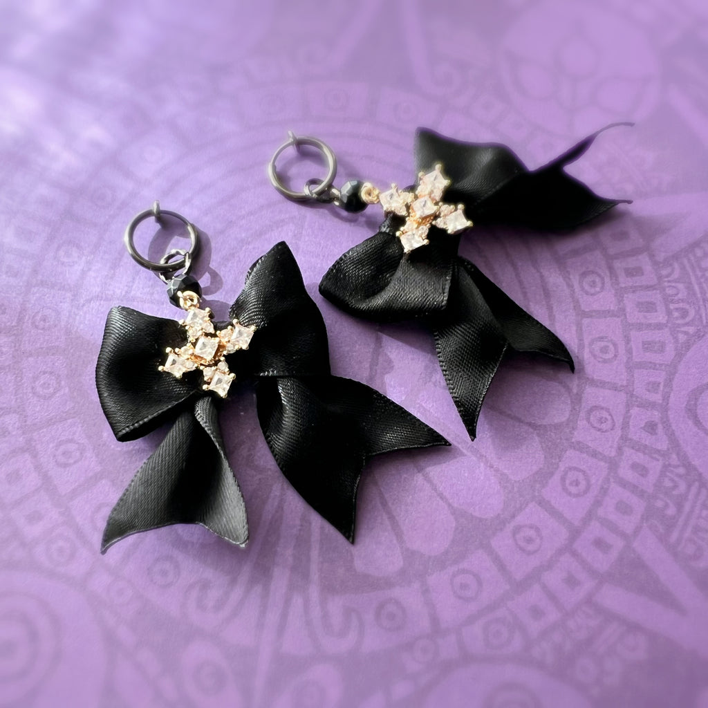 Non-pierced Halloween Creole clips – gothic black bow & rhinestones