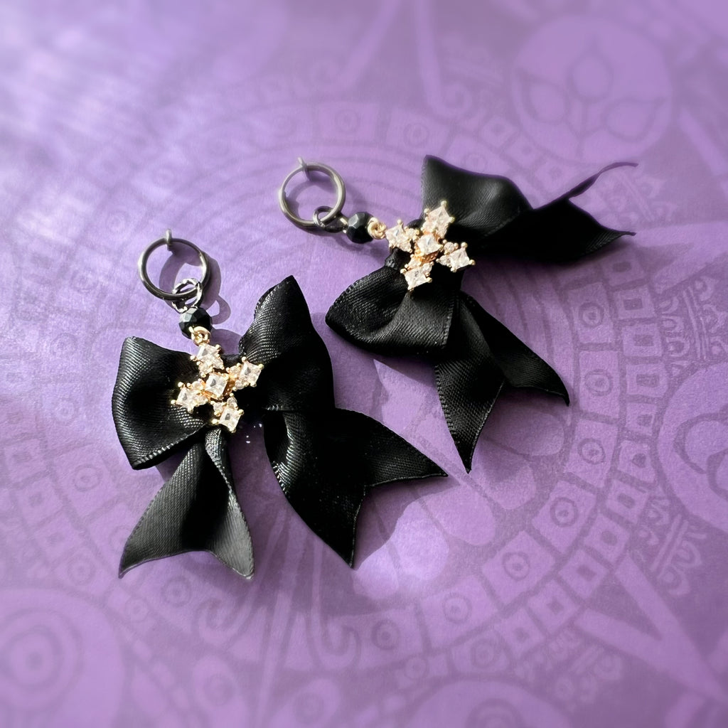 Non-pierced Halloween Creole clips – gothic black bow & rhinestones