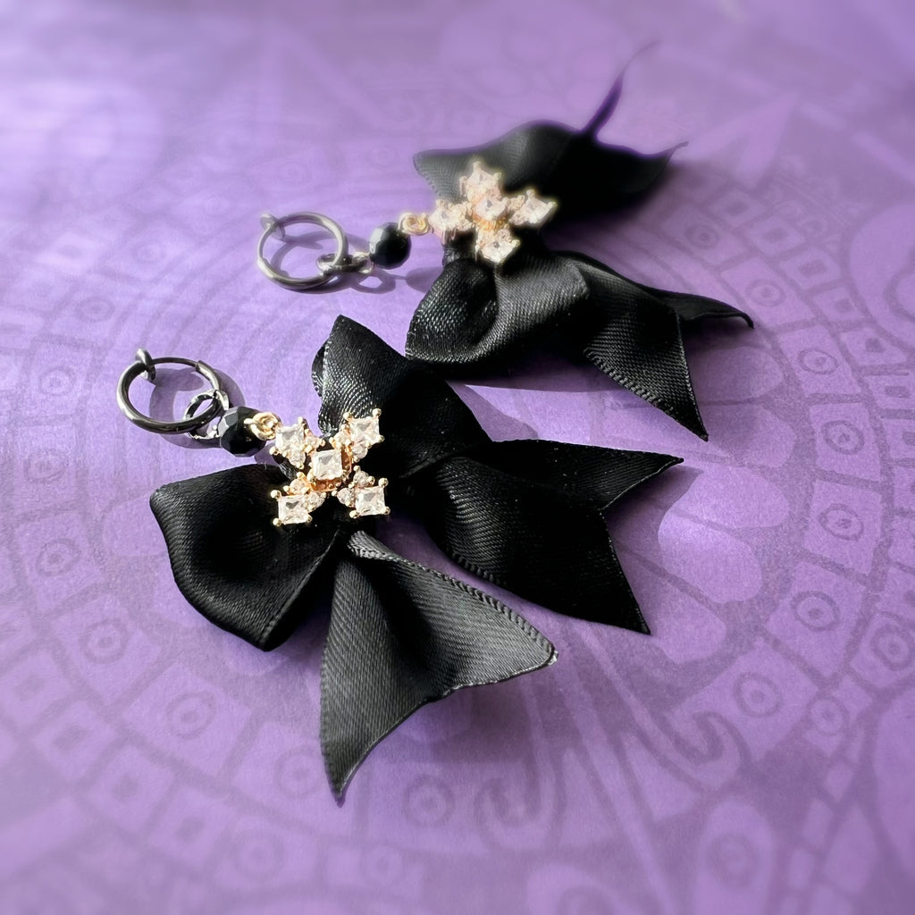 Non-pierced Halloween Creole clips – gothic black bow & rhinestones