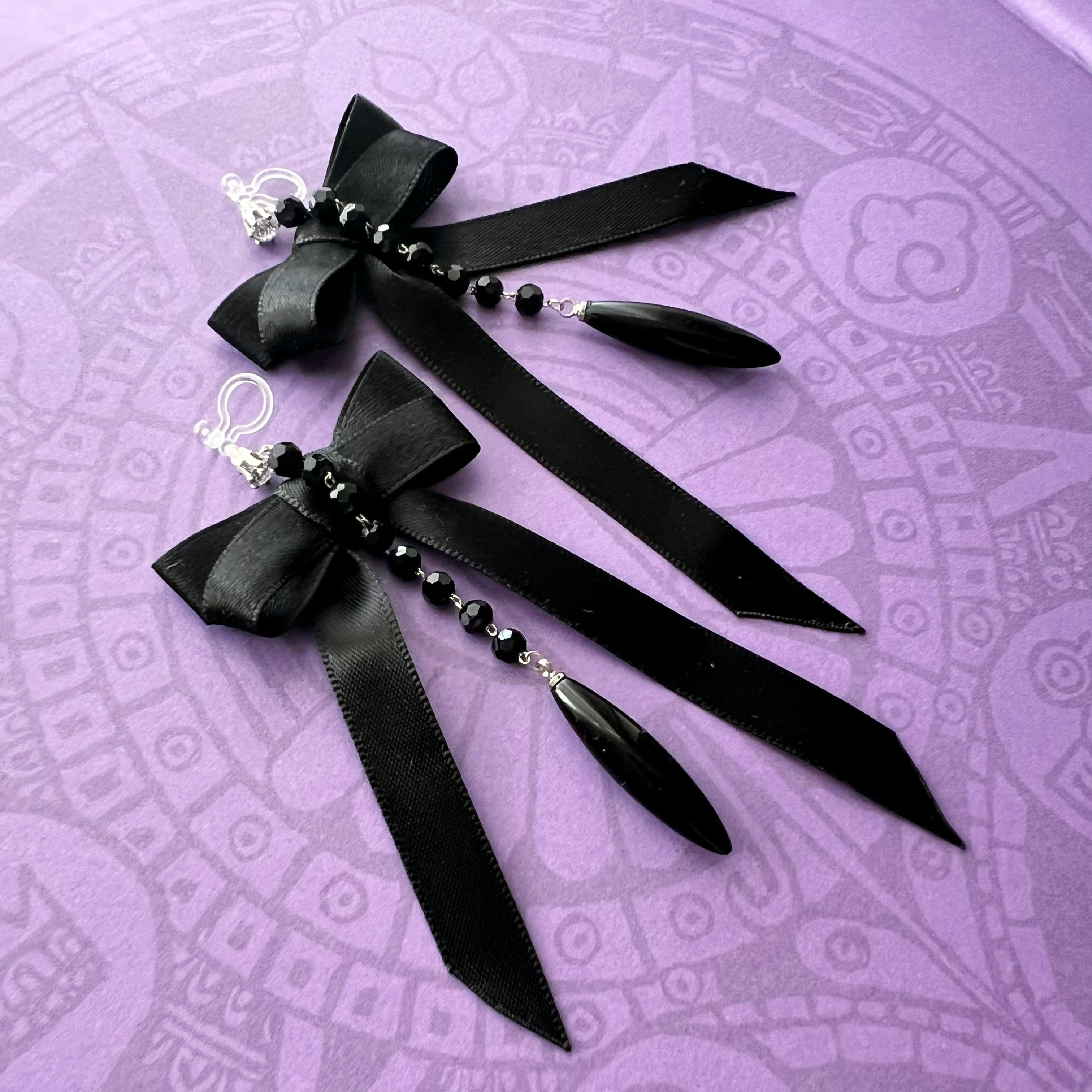Halloween non-pierced ear clips – gothic black bow