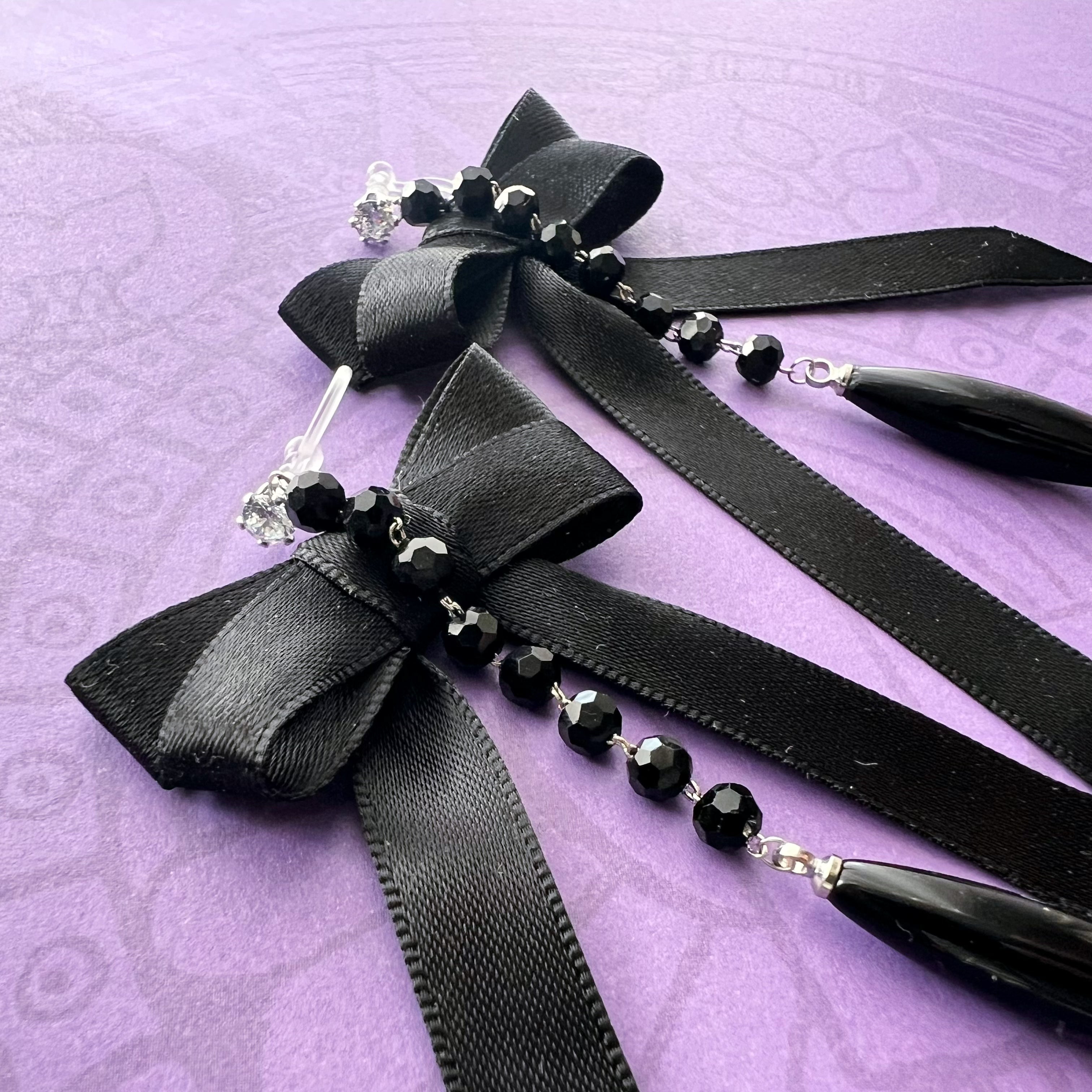 Halloween non-pierced ear clips – gothic black bow