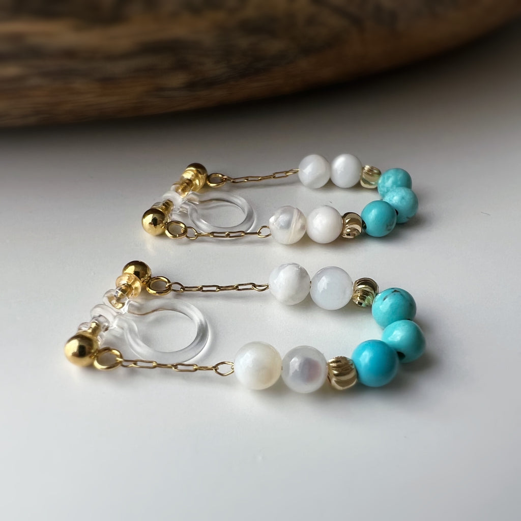 Chaîne & mini perles turquoise / blanches