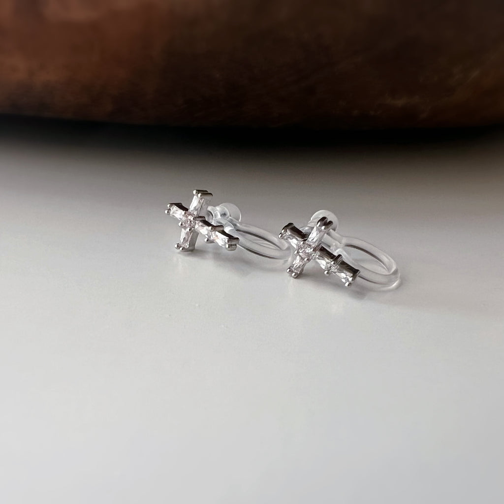 Clips d’oreilles sans perçage croix fine strass
