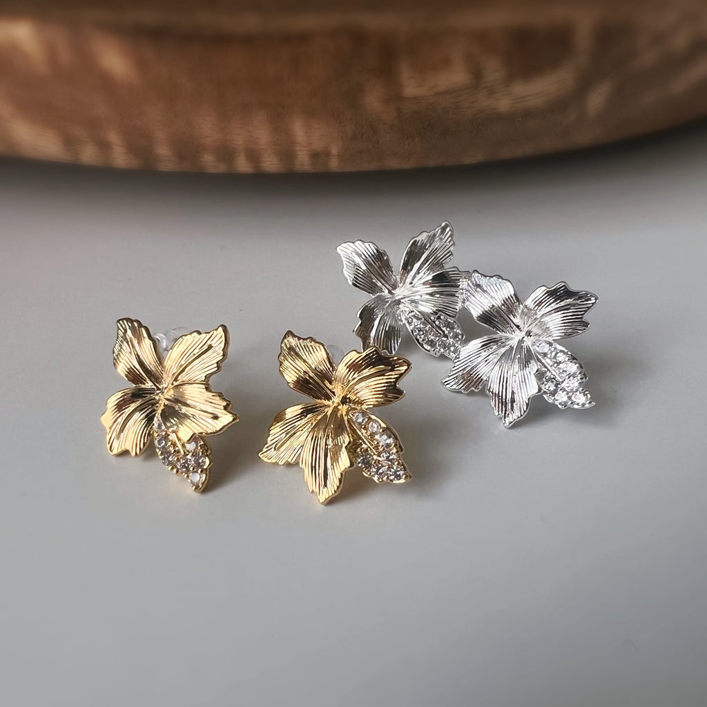 Clips d’oreilles feuille érable strass lumineux