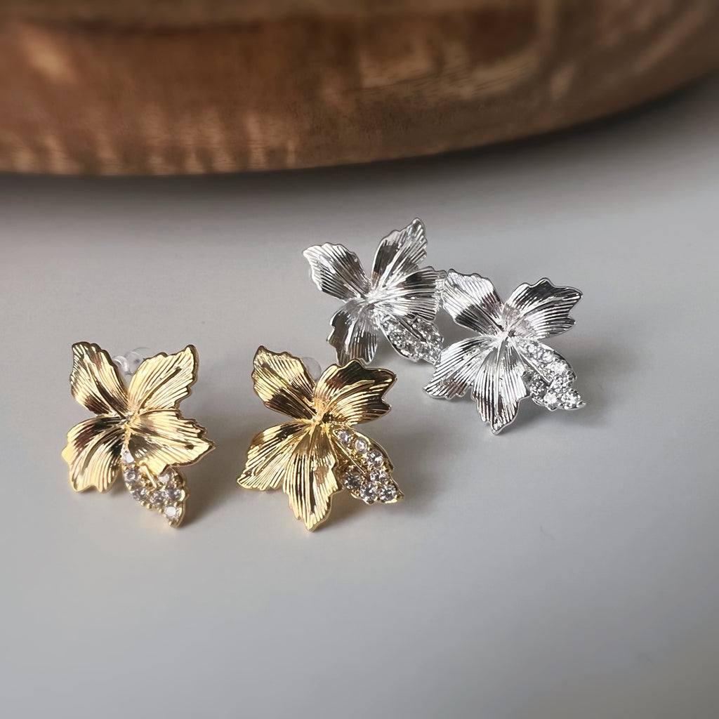Clips d’oreilles feuille érable strass lumineux