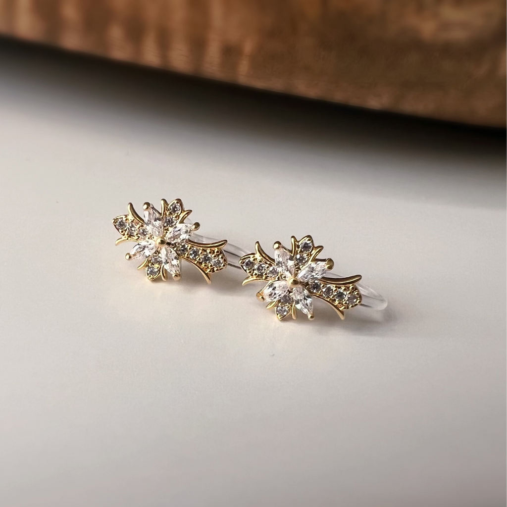 Clips d’oreilles sans perçage croix en strass – or ou argent