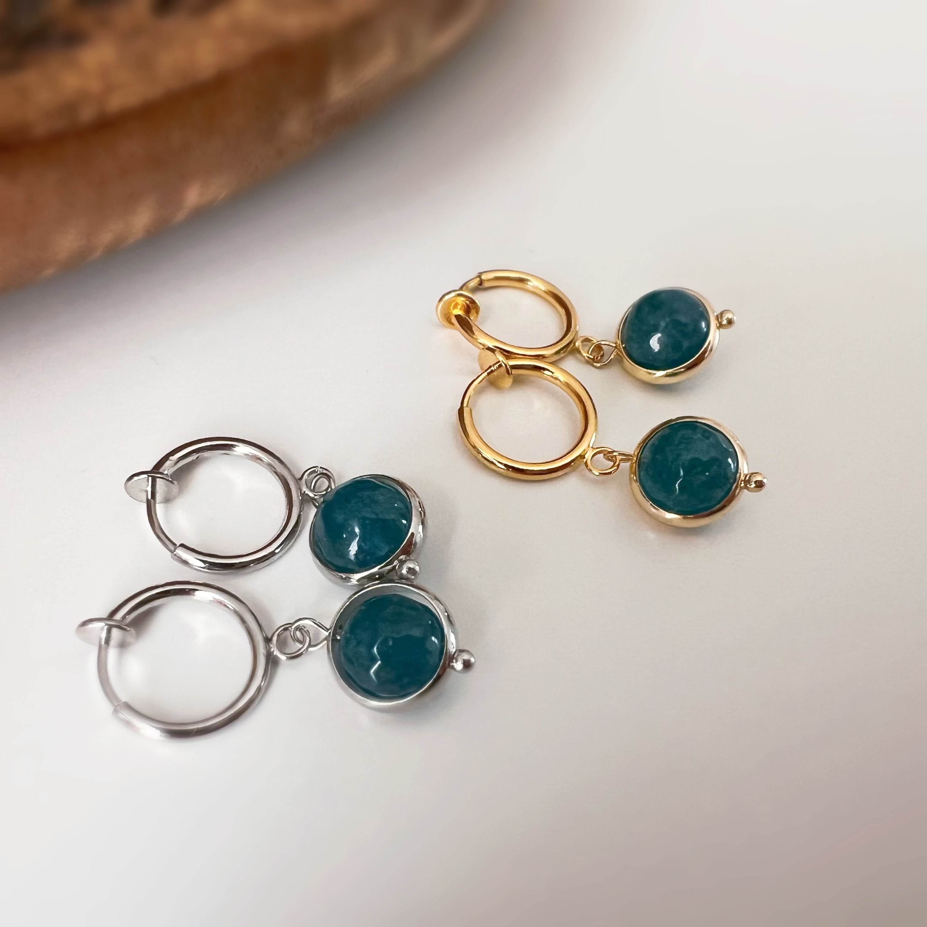 Clips créoles sans perçage avec pendentif bleu pétrole