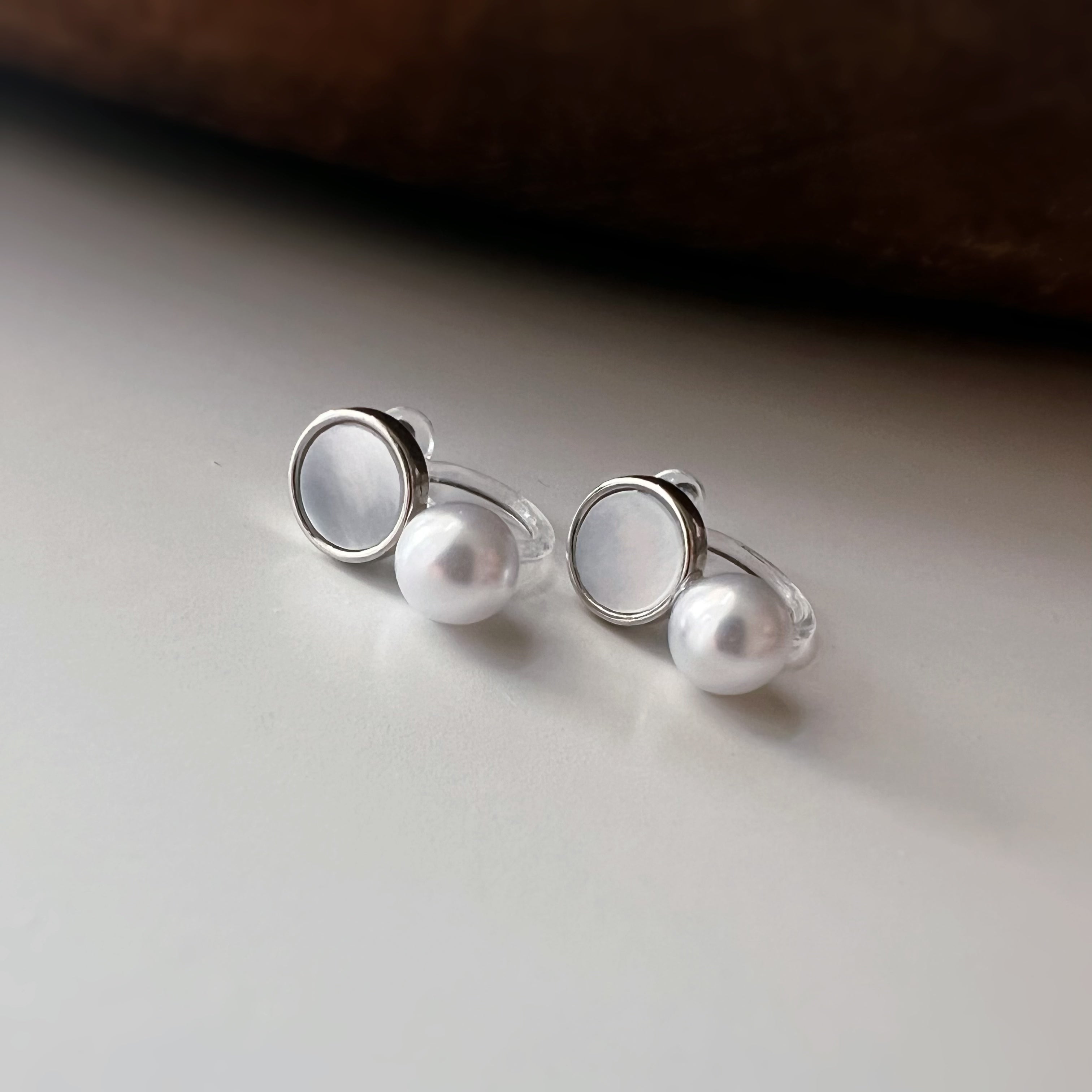 Mini white mother-of-pearl rhinestone pearl ear clips