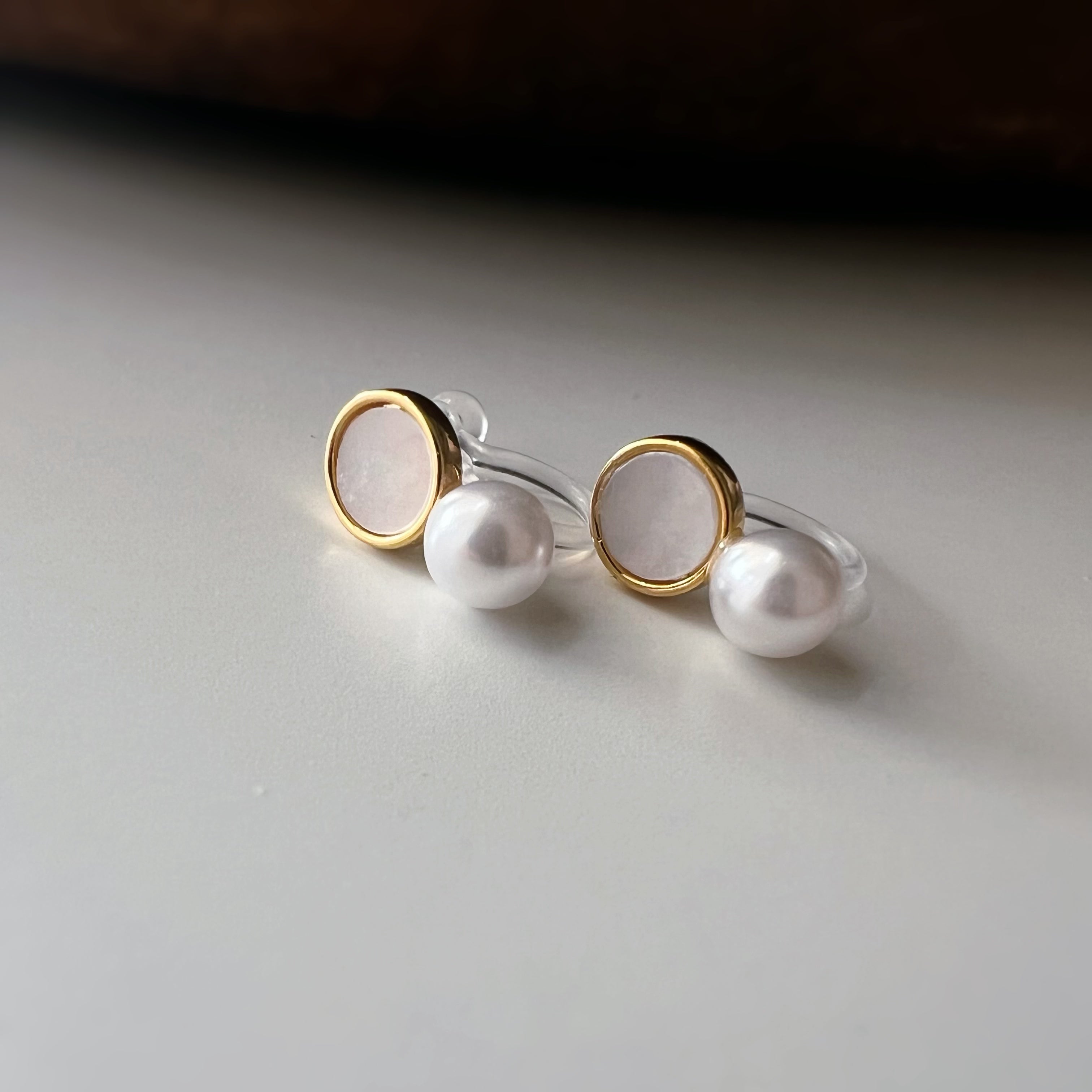 Mini white mother-of-pearl rhinestone pearl ear clips