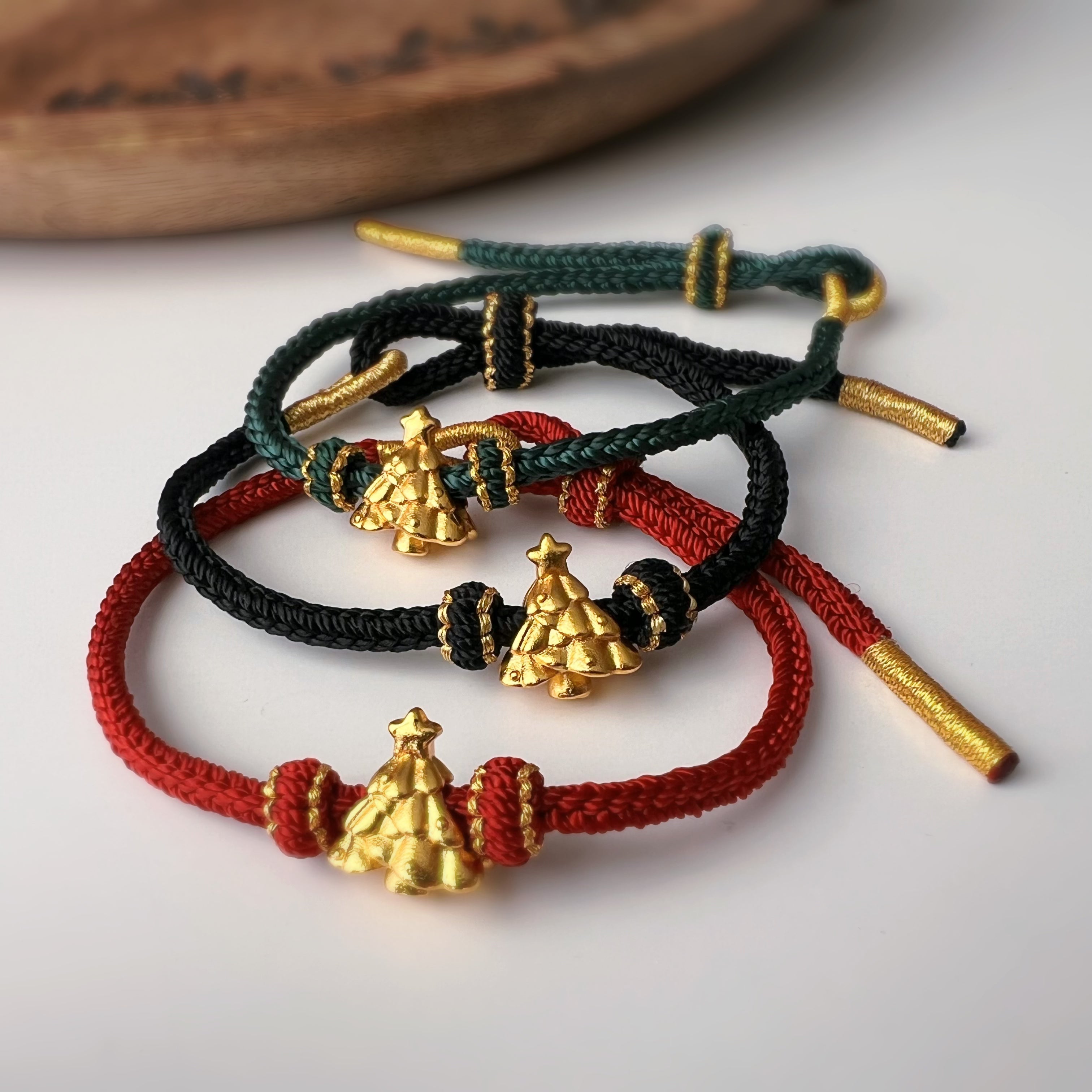 Bracelet de Noël tressé avec sapin doré – 4 couleurs