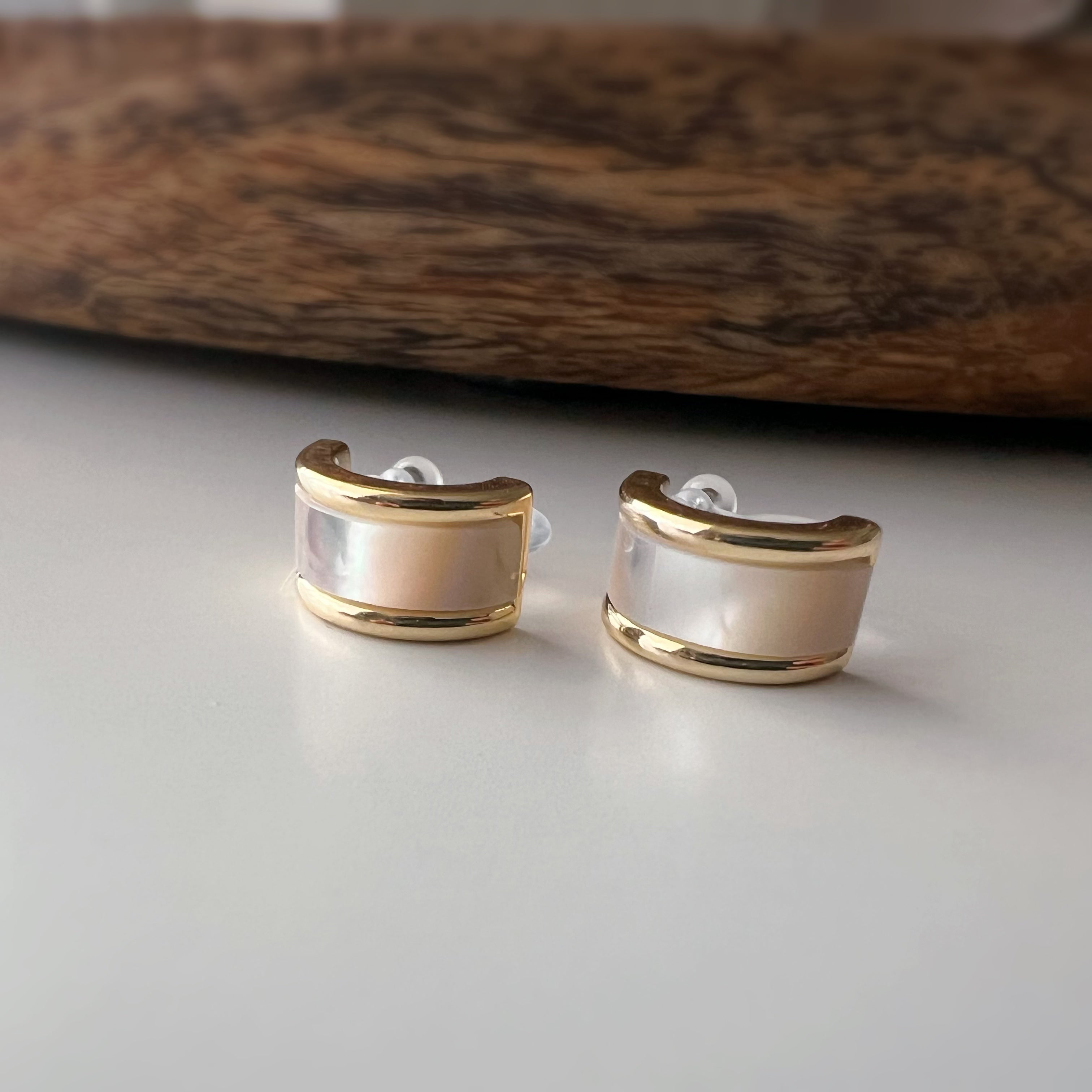Clips d’oreilles anneau nacre blanche