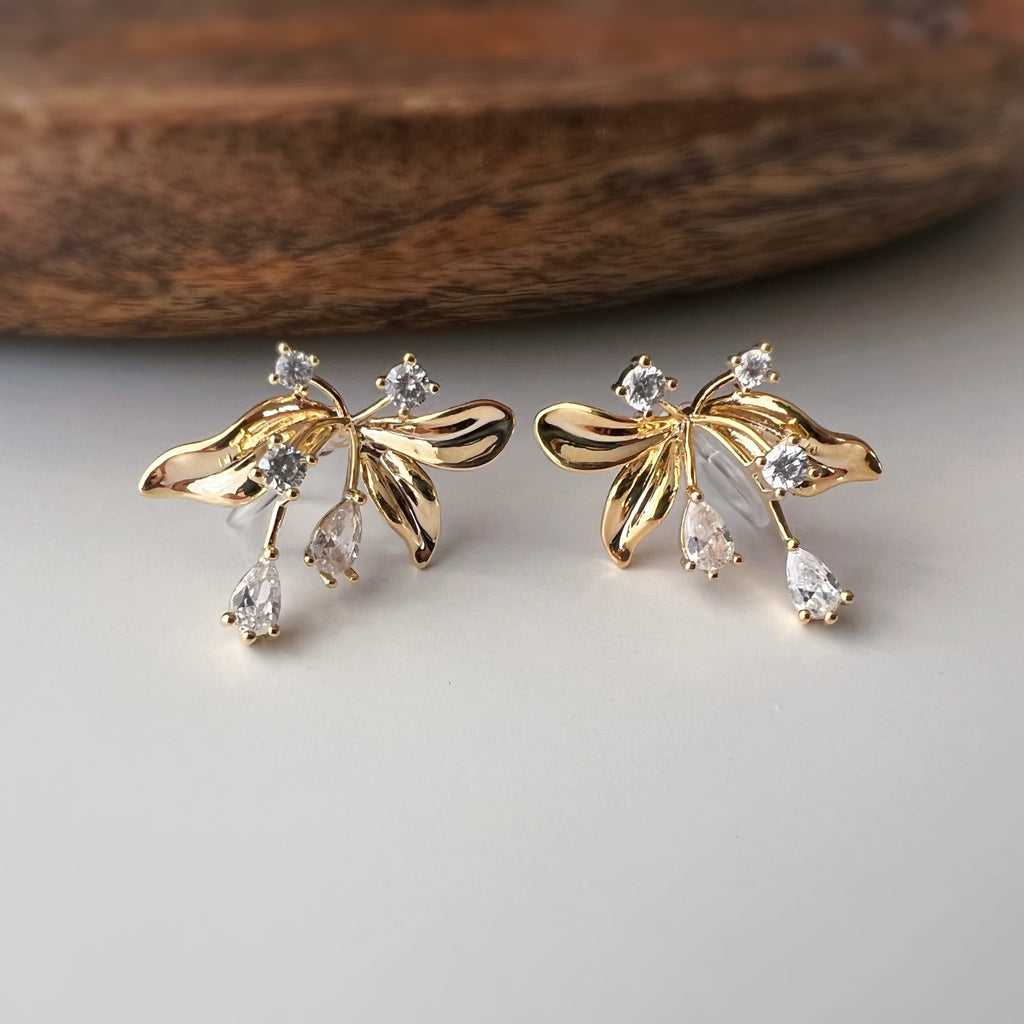 Clips d’oreilles fleur abstraite Style artistique