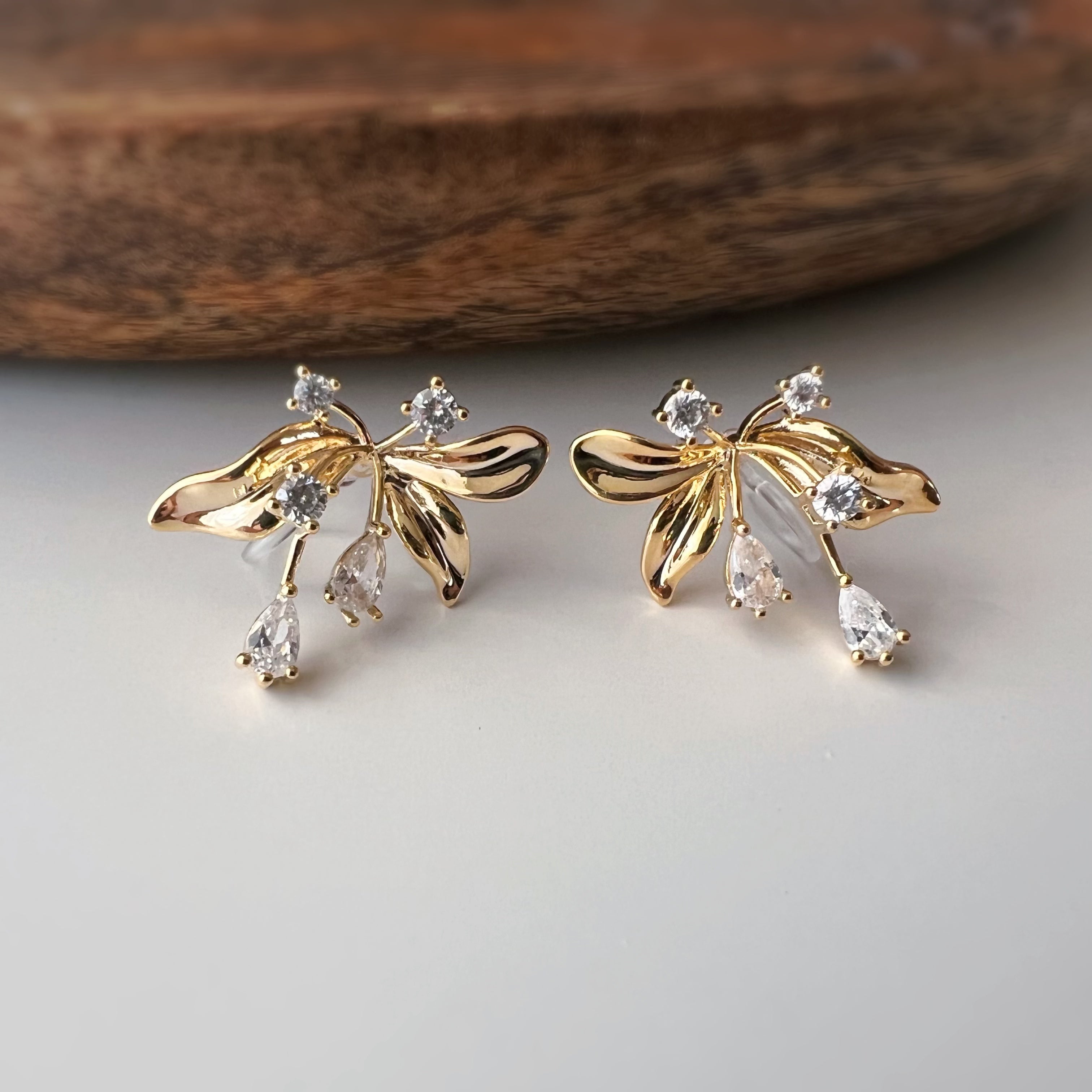 Clips d’oreilles fleur abstraite Style artistique