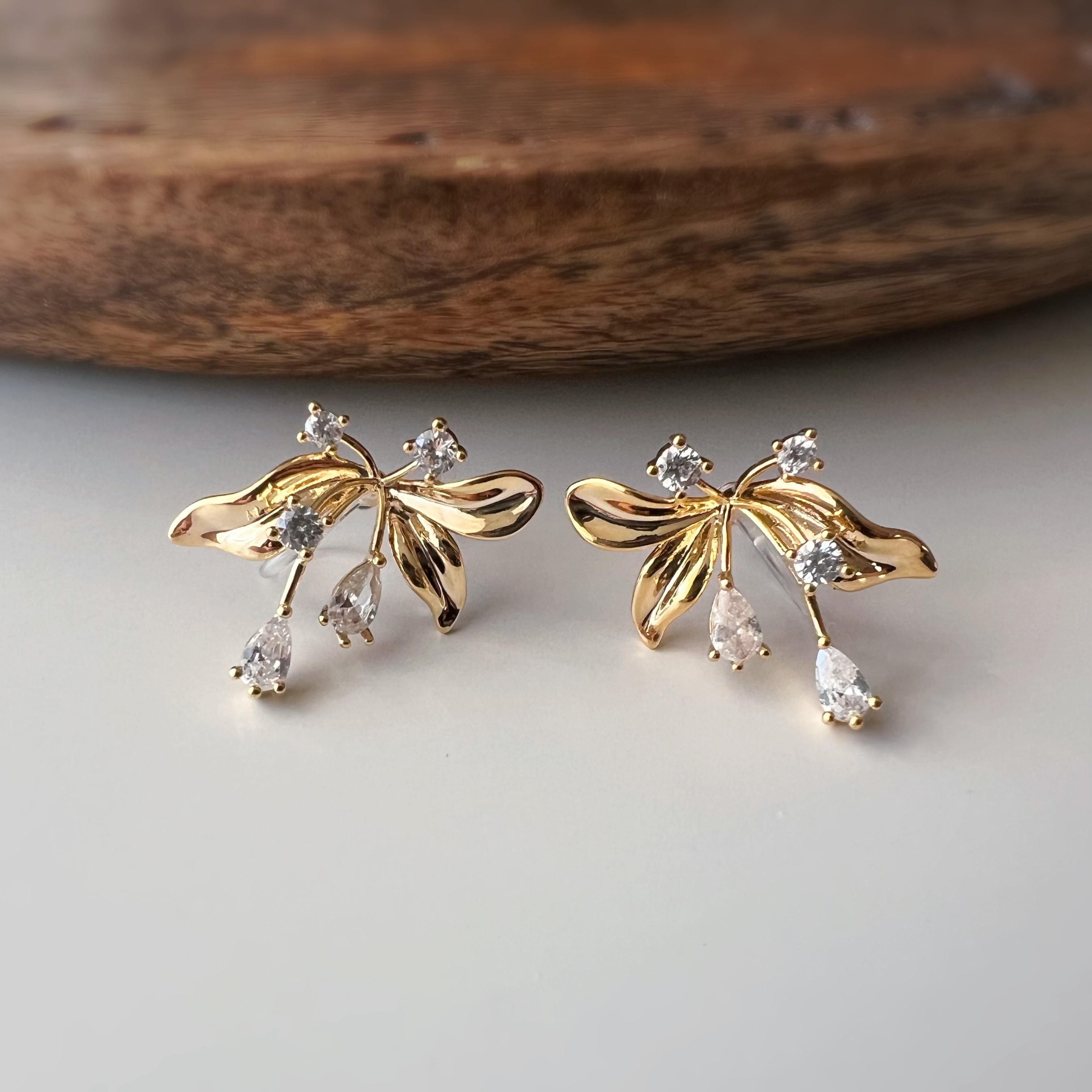 Clips d’oreilles fleur abstraite Style artistique