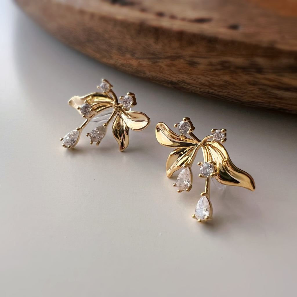 Clips d’oreilles fleur abstraite Style artistique