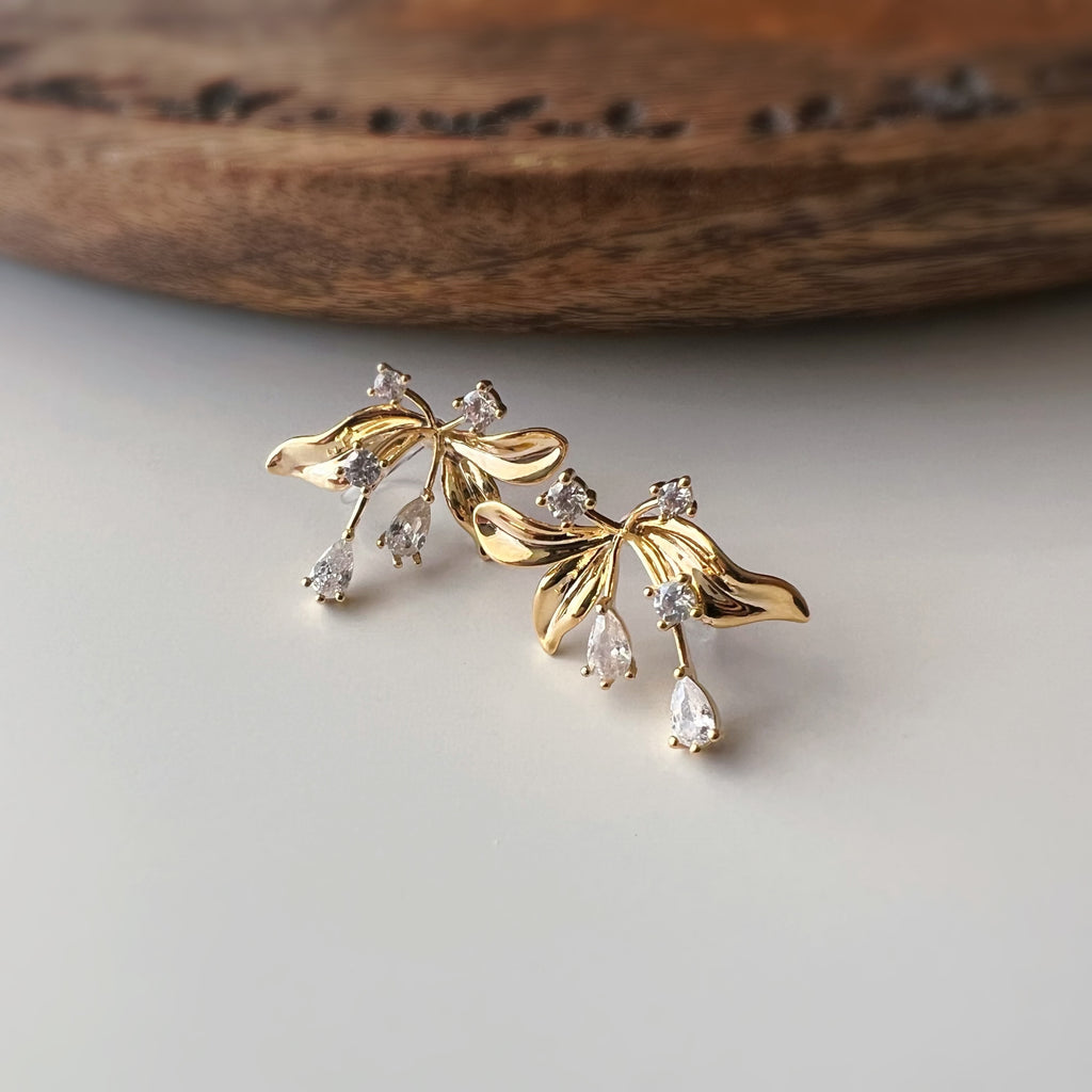 Clips d’oreilles fleur abstraite Style artistique