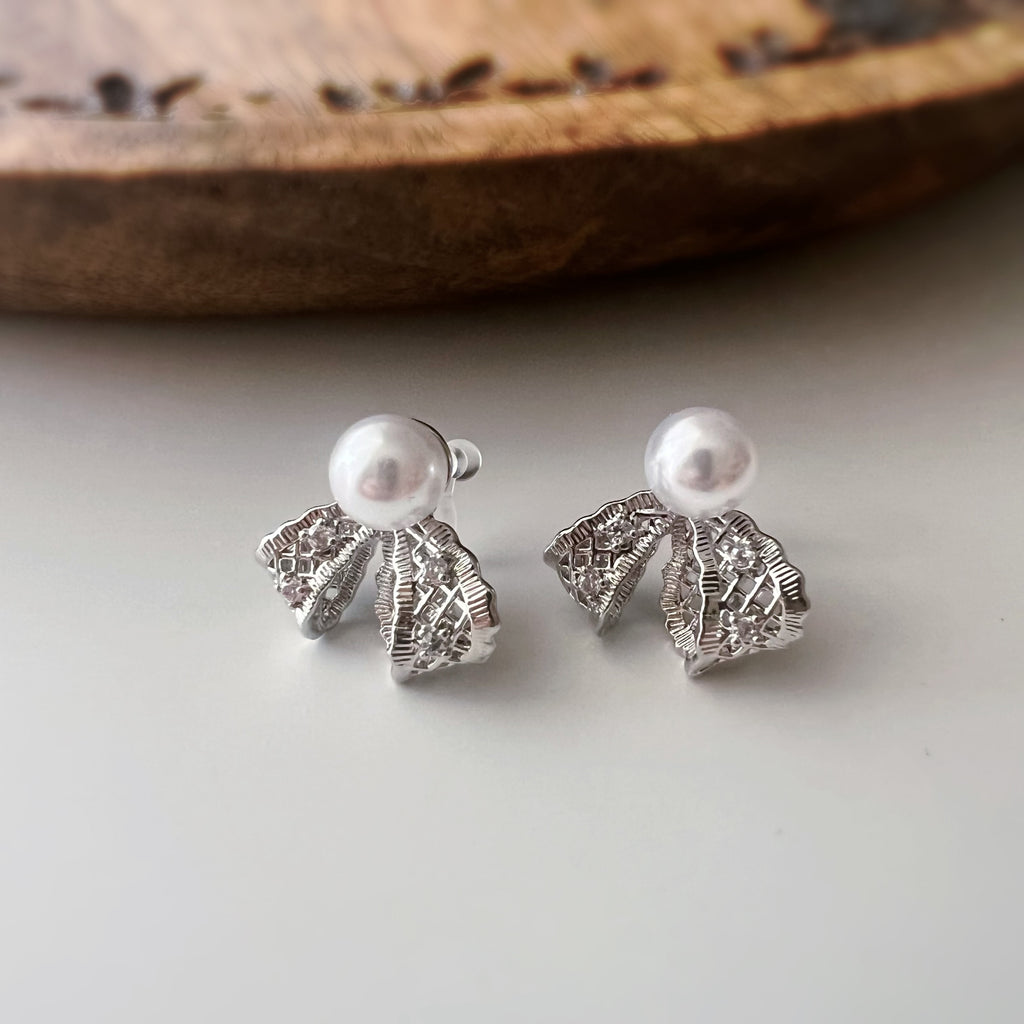 White Pearl Ribbon Clip Earrings