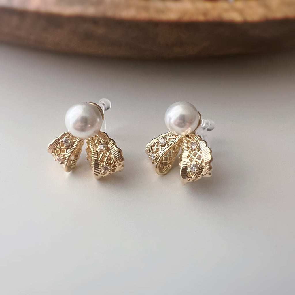 White Pearl Ribbon Clip Earrings