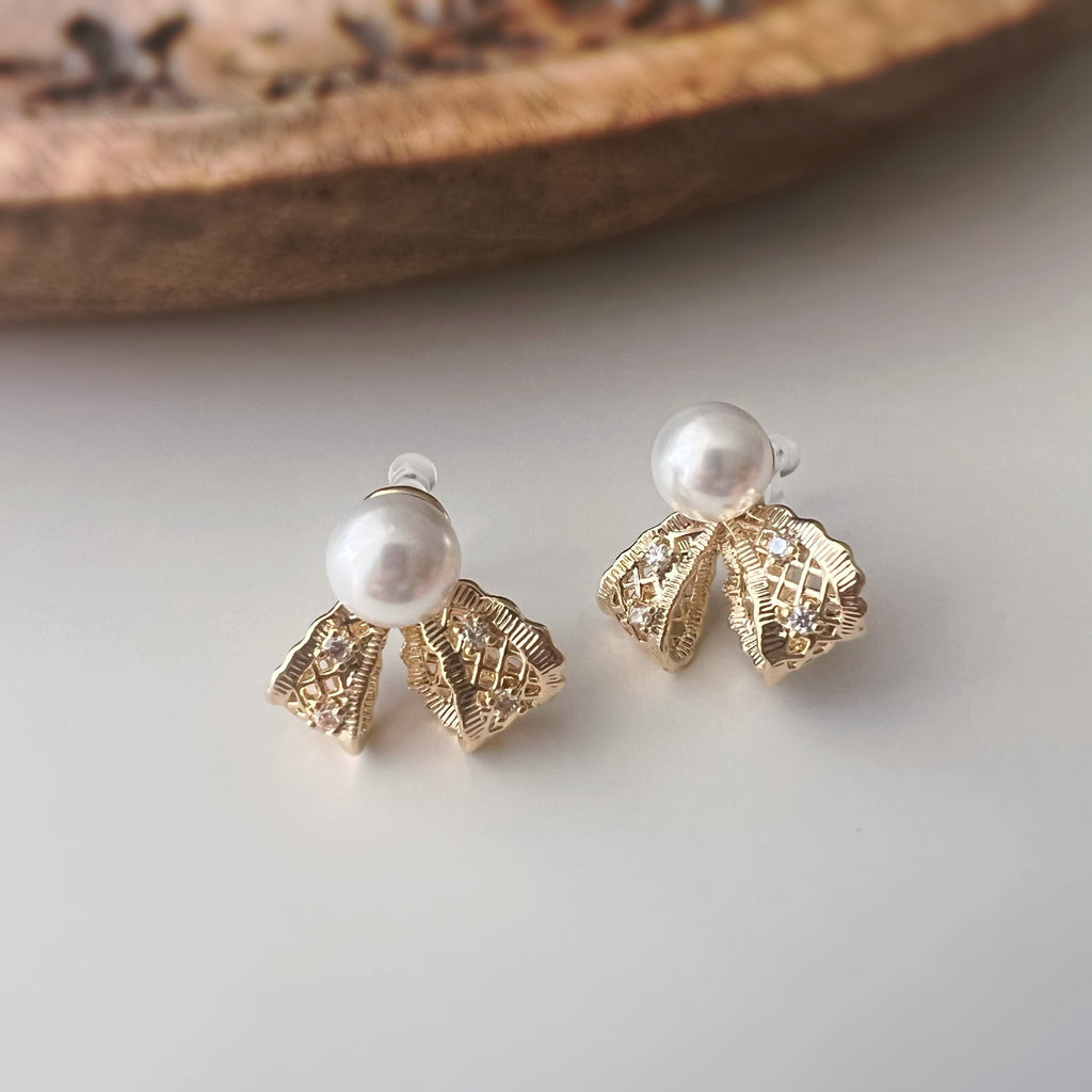 White Pearl Ribbon Clip Earrings