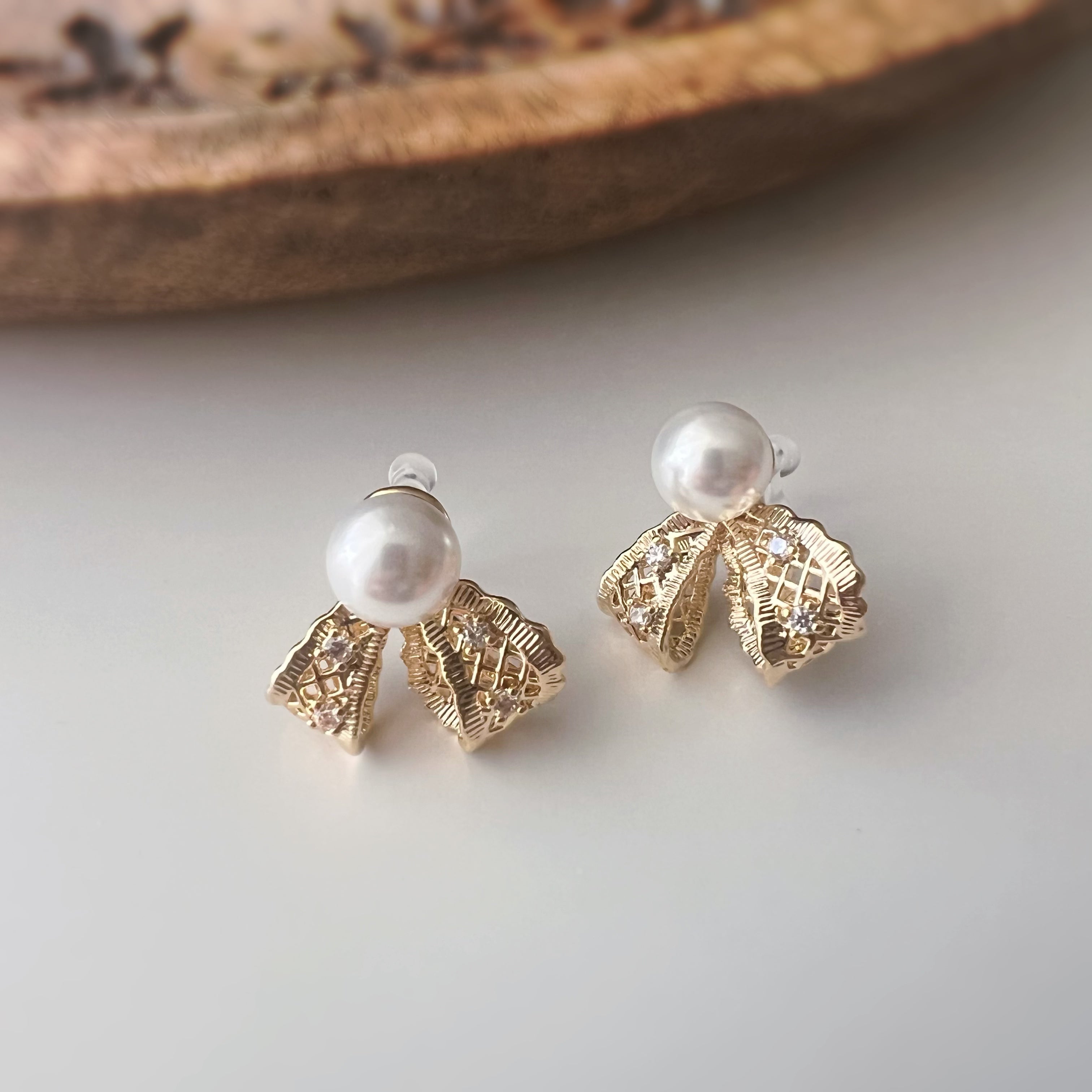 White Pearl Ribbon Clip Earrings