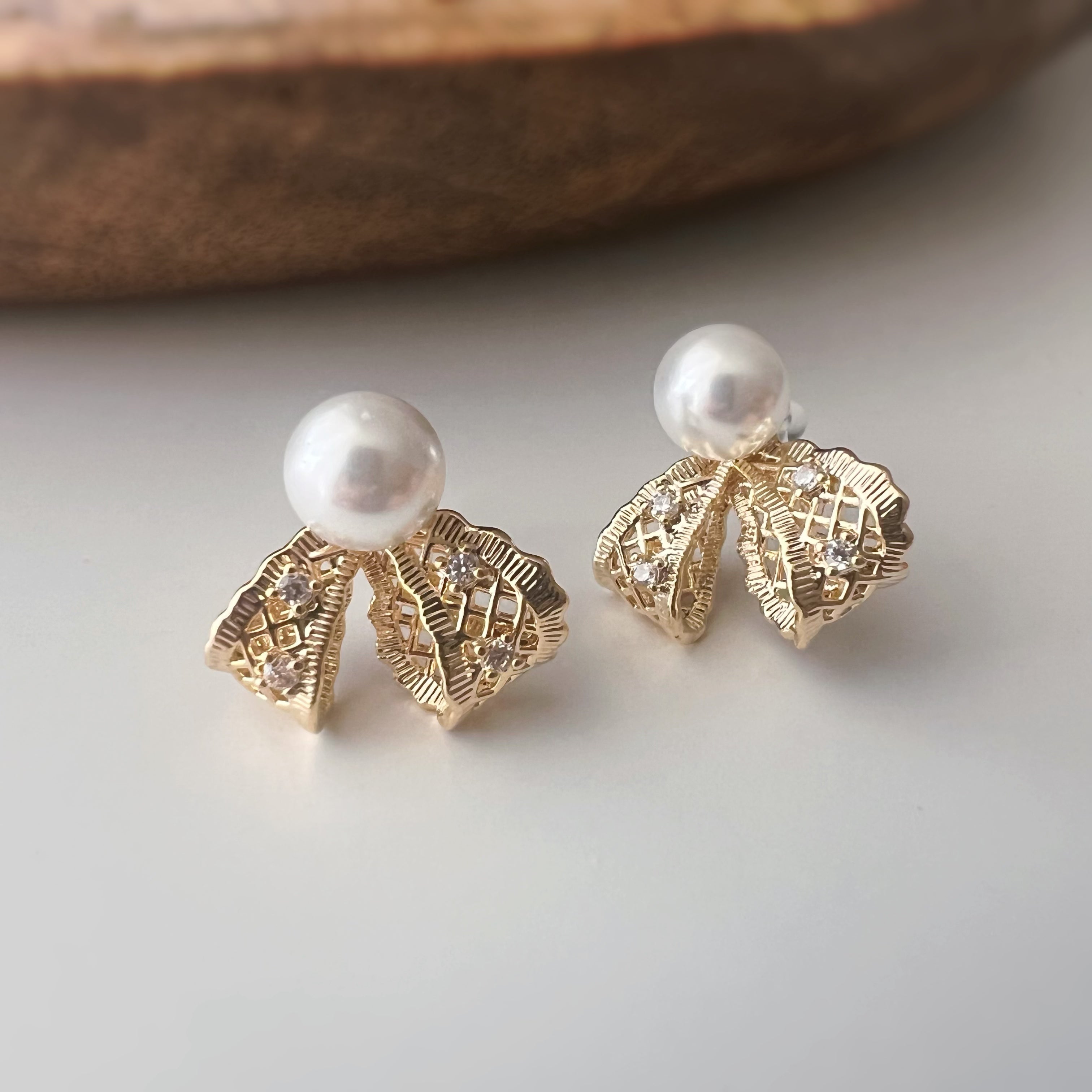 Clips d’oreilles ruban perle blanche