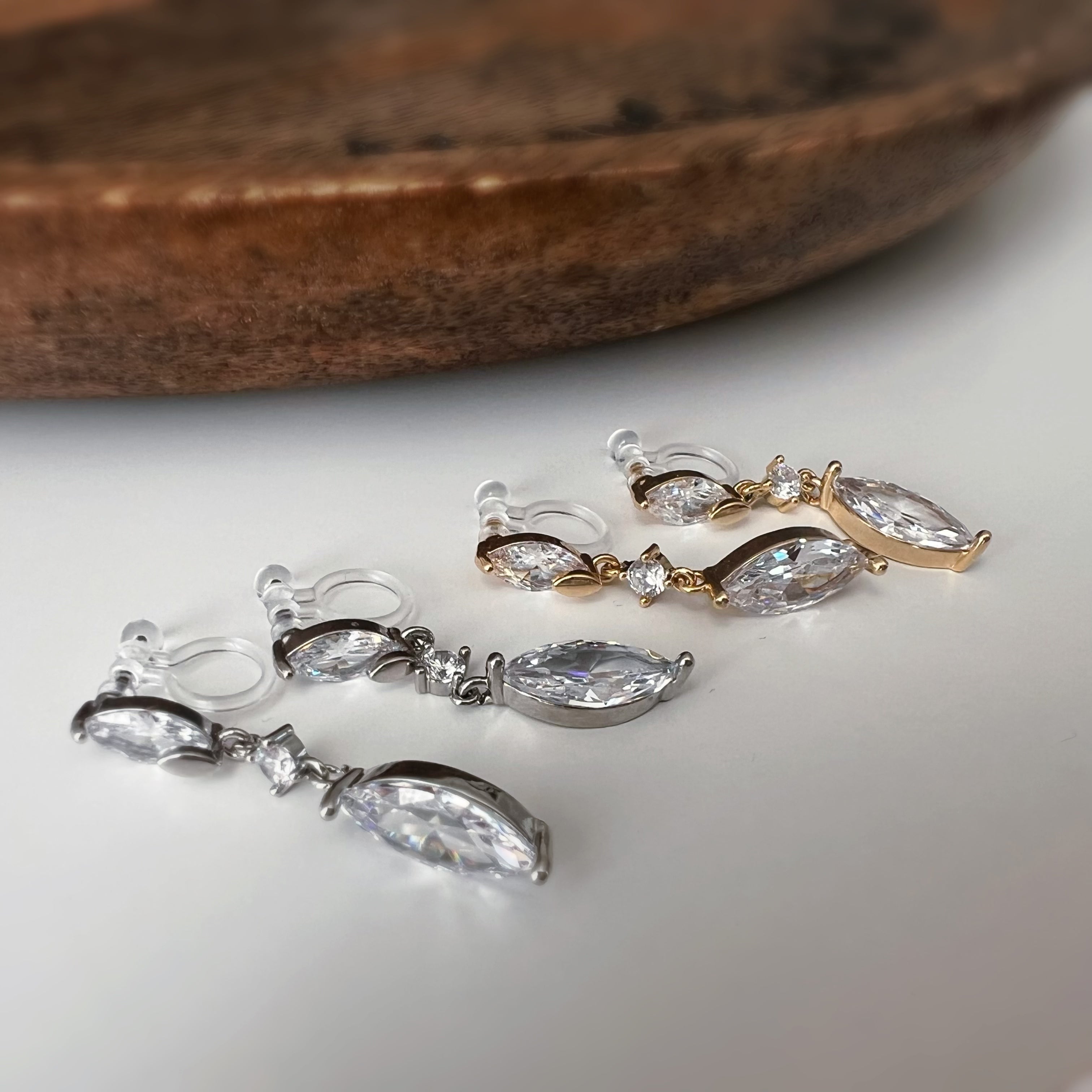 Clips d'oreilles goutte zircon pendante