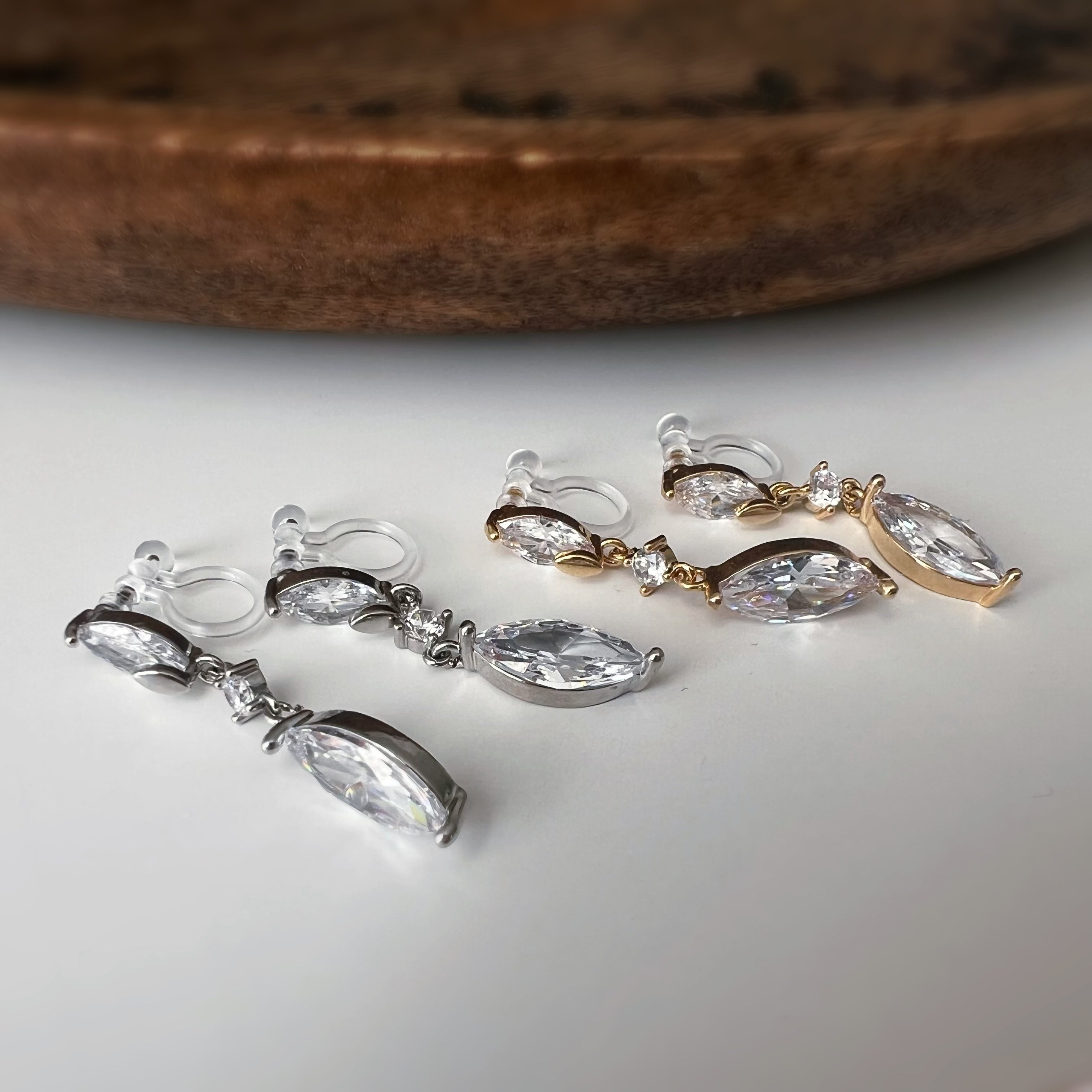 Clips d'oreilles goutte zircon pendante