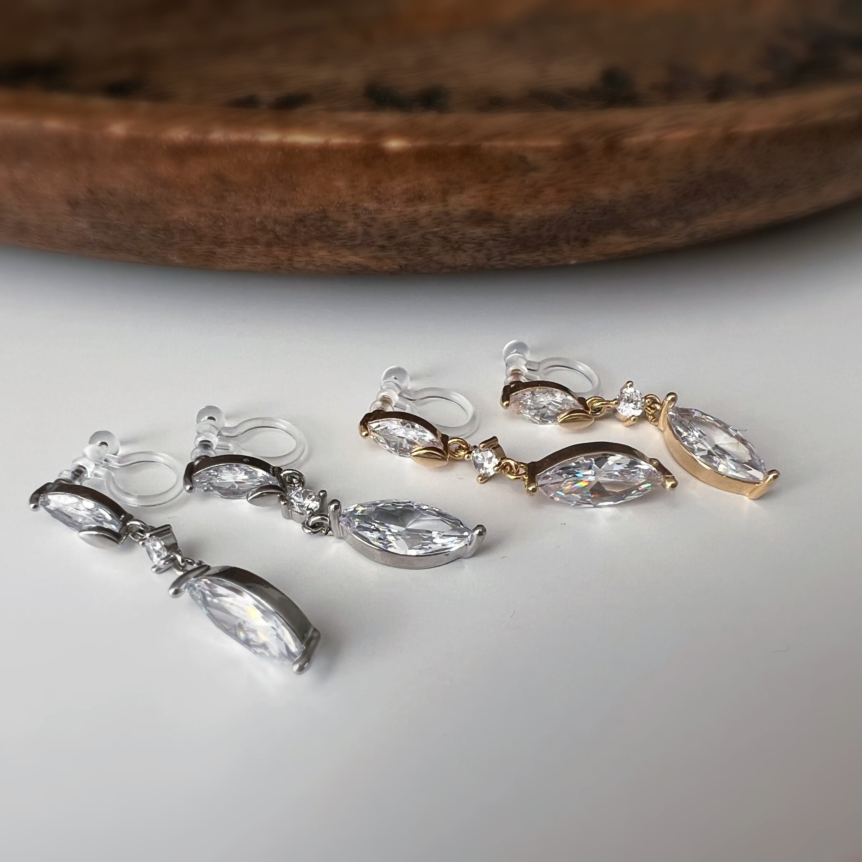 Clips d'oreilles goutte zircon pendante