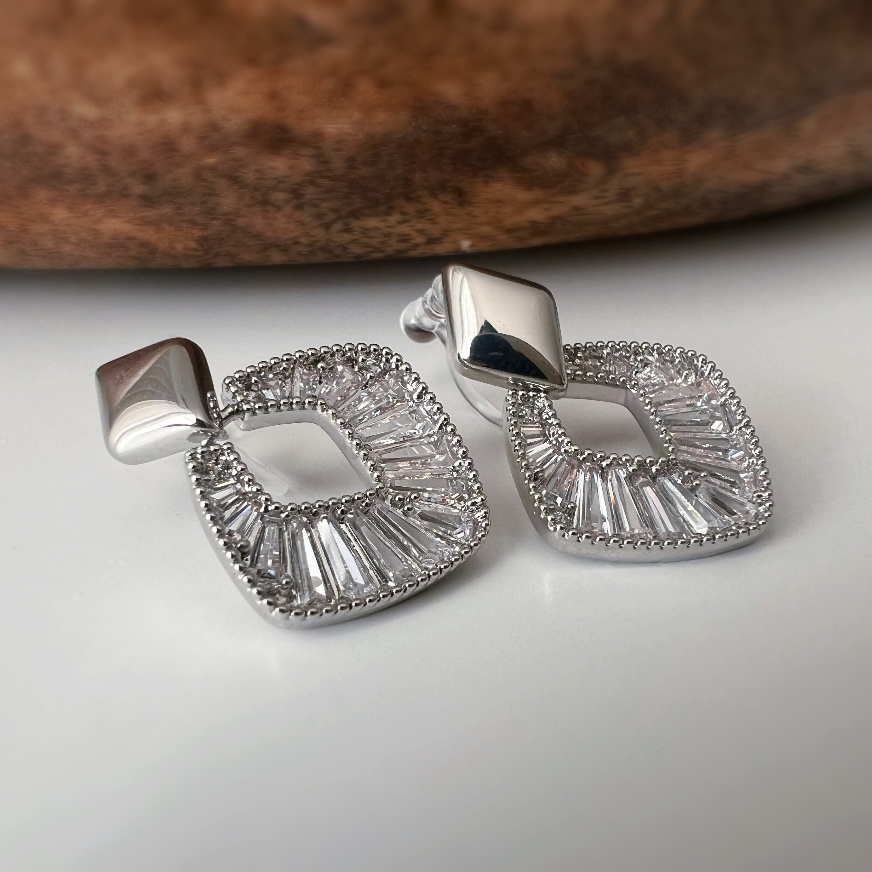 Clips d’oreilles géométriques scintillants