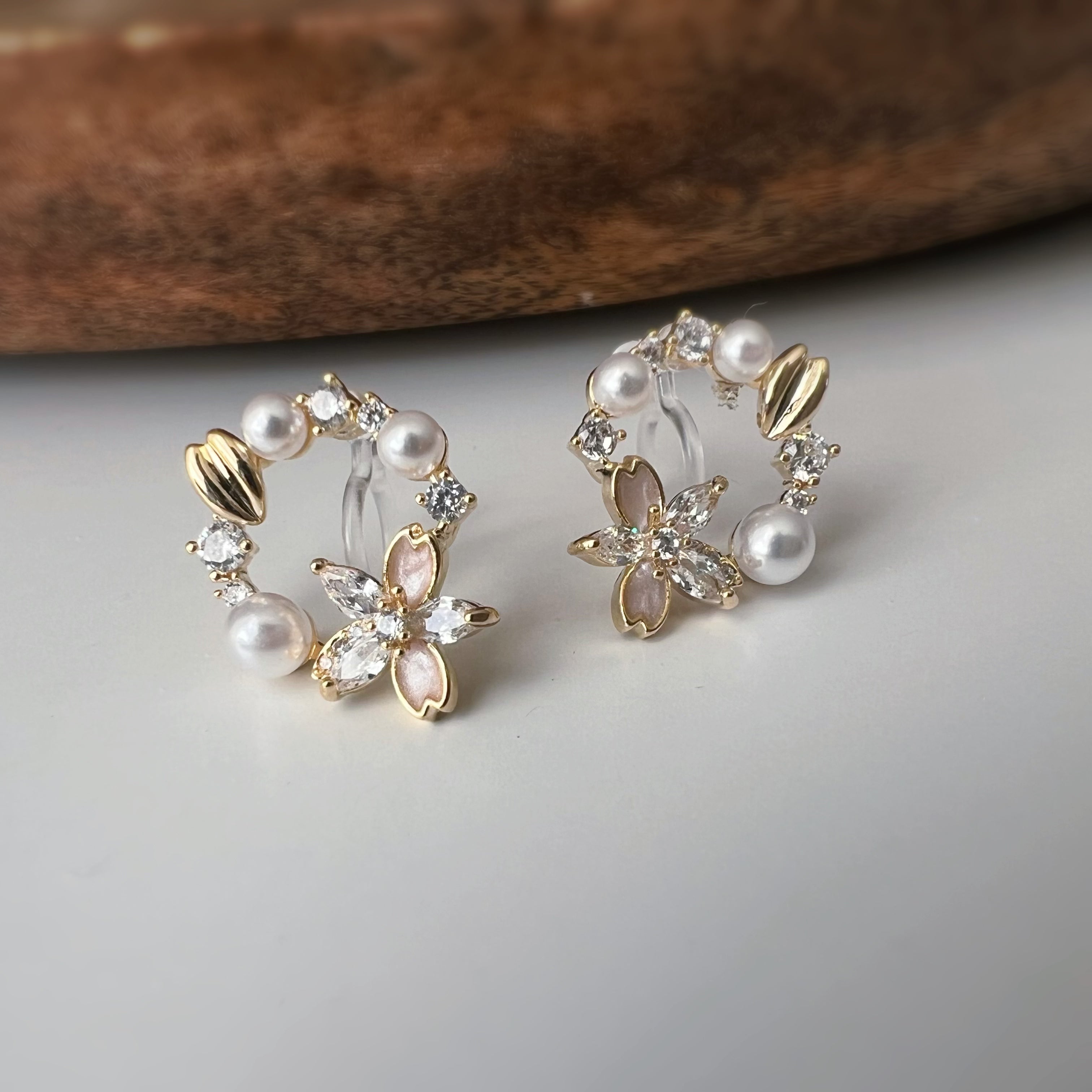 Couronne fleurie & perles scintillantes