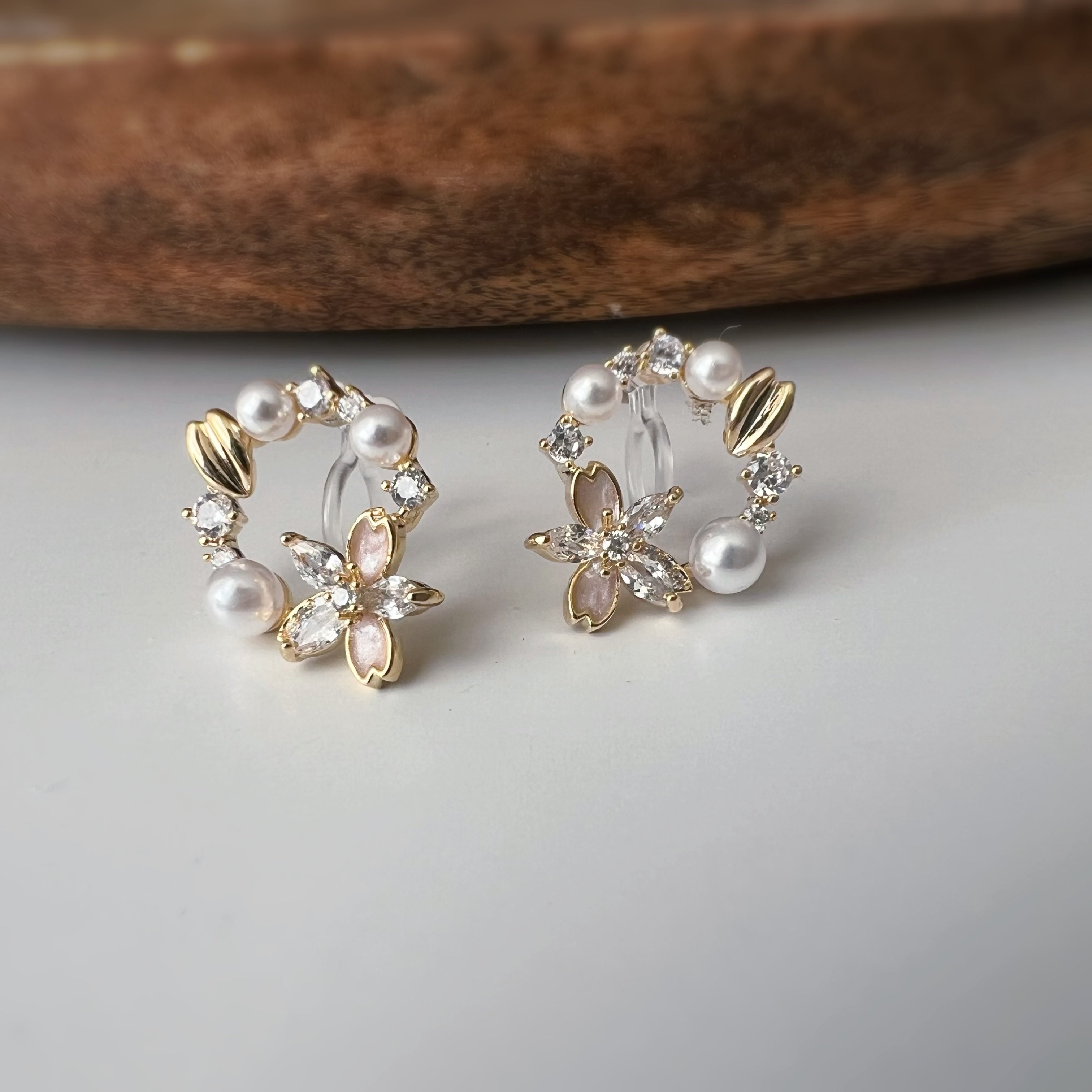 Couronne fleurie & perles scintillantes