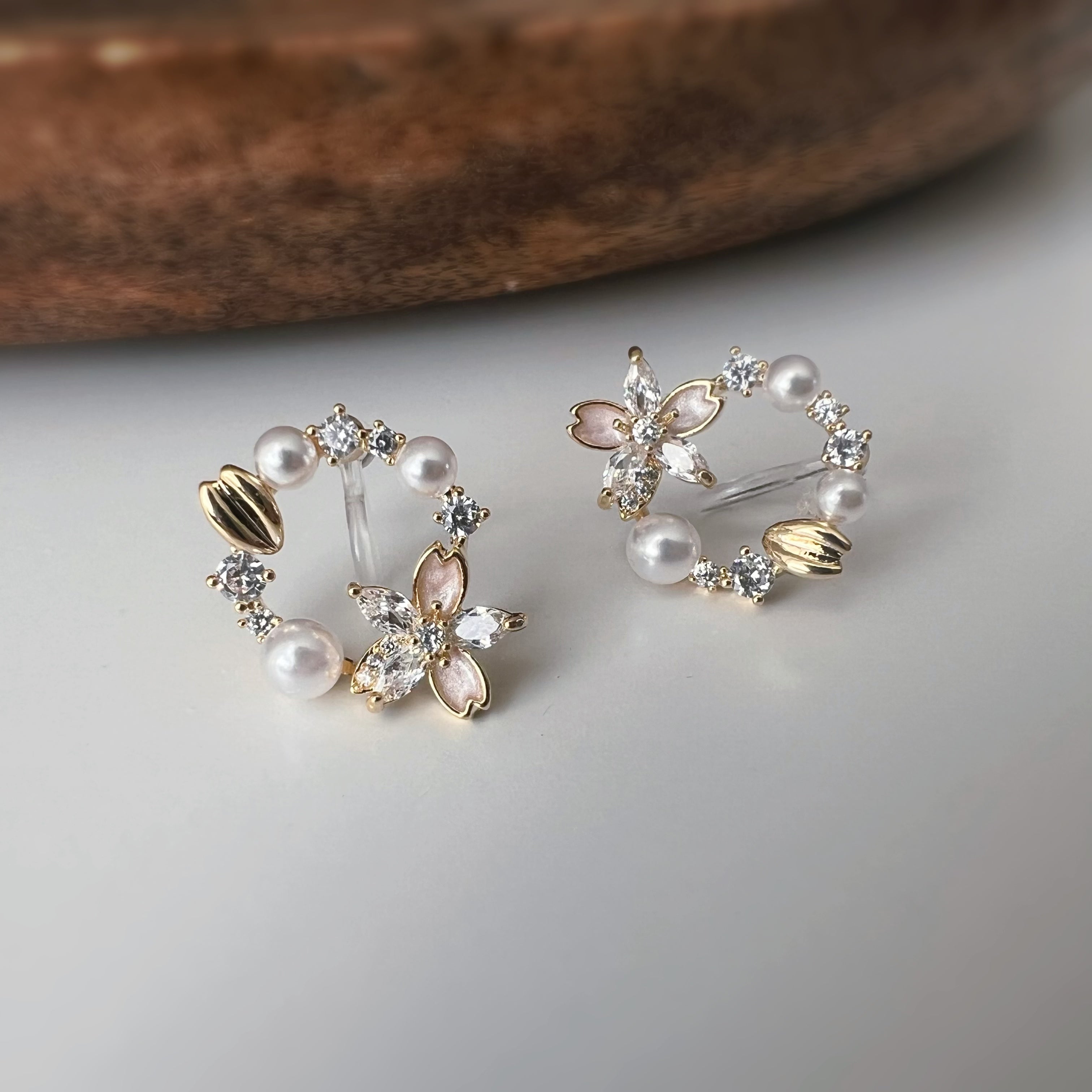 Couronne fleurie & perles scintillantes