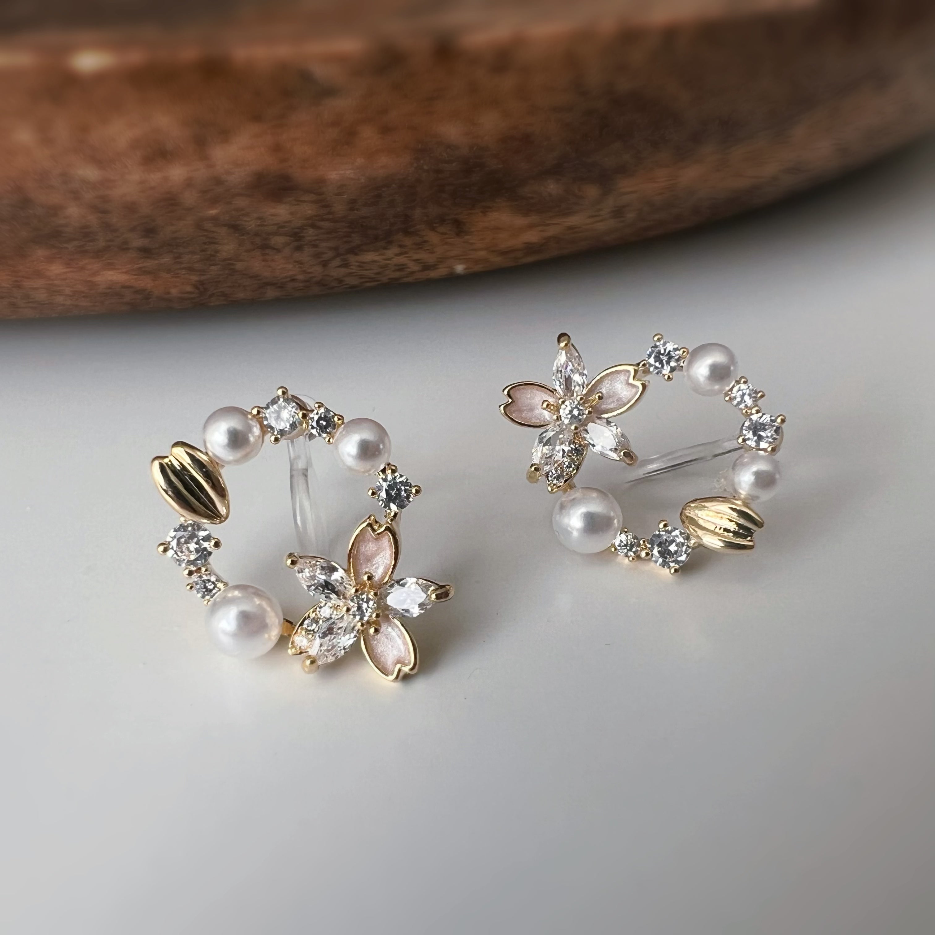 Couronne fleurie & perles scintillantes