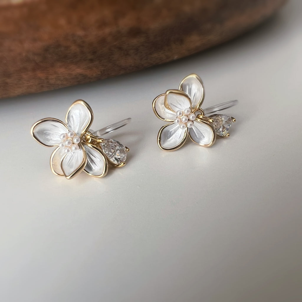 CLIPS d’oreilles Fleur Blanche & Goutte Zircon